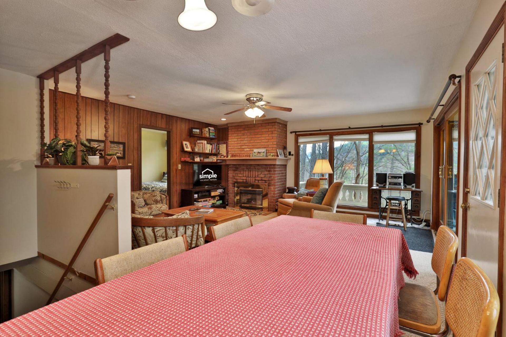 Cozy Vermont House Near Ski Resort, Bridgewater and Woodstock, Private