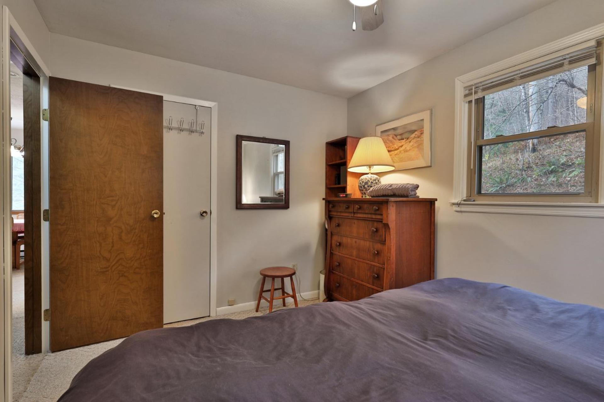 Cozy Vermont House Near Ski Resort, Bridgewater and Woodstock, Private