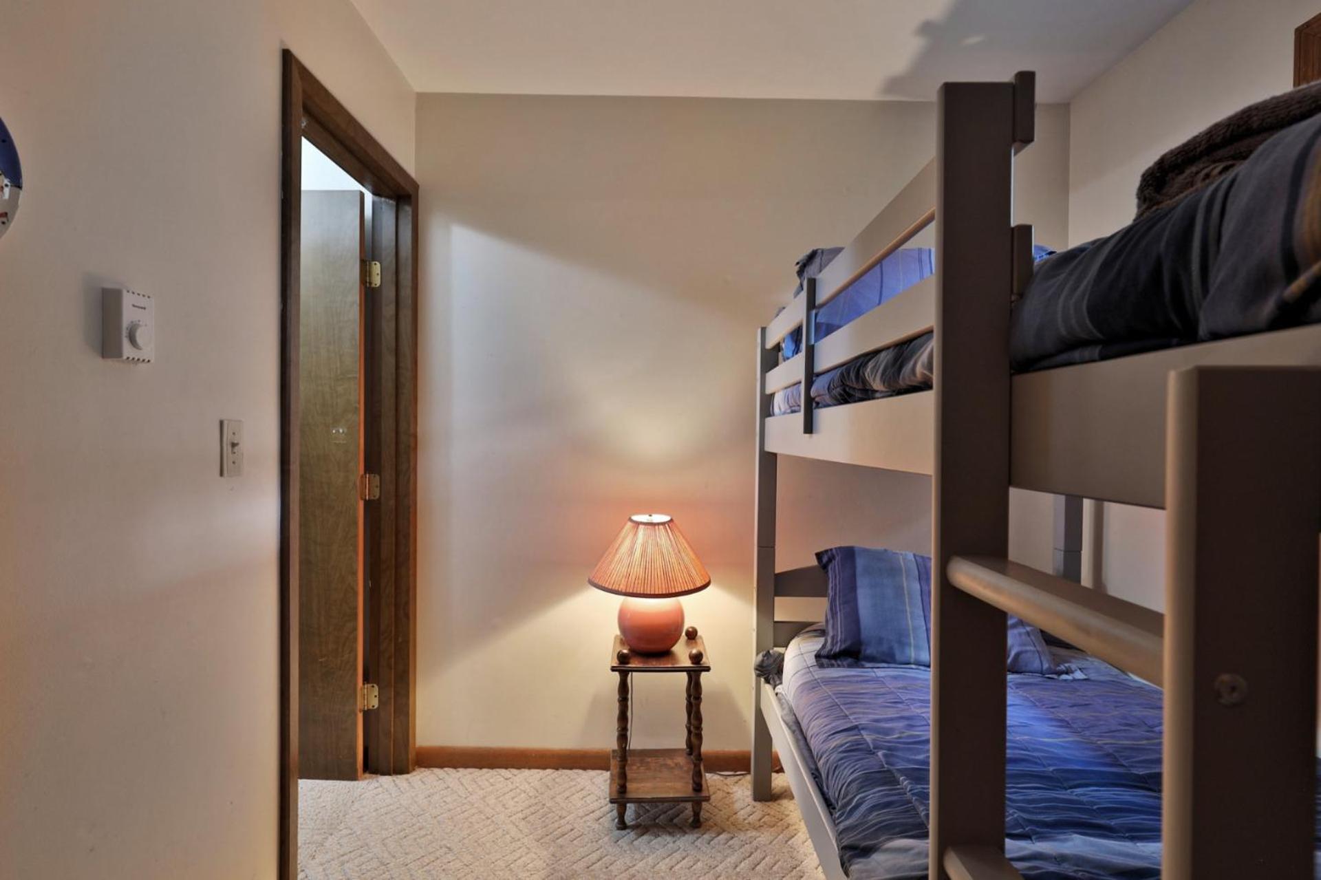 Cozy Vermont House Near Ski Resort, Bridgewater and Woodstock, Private