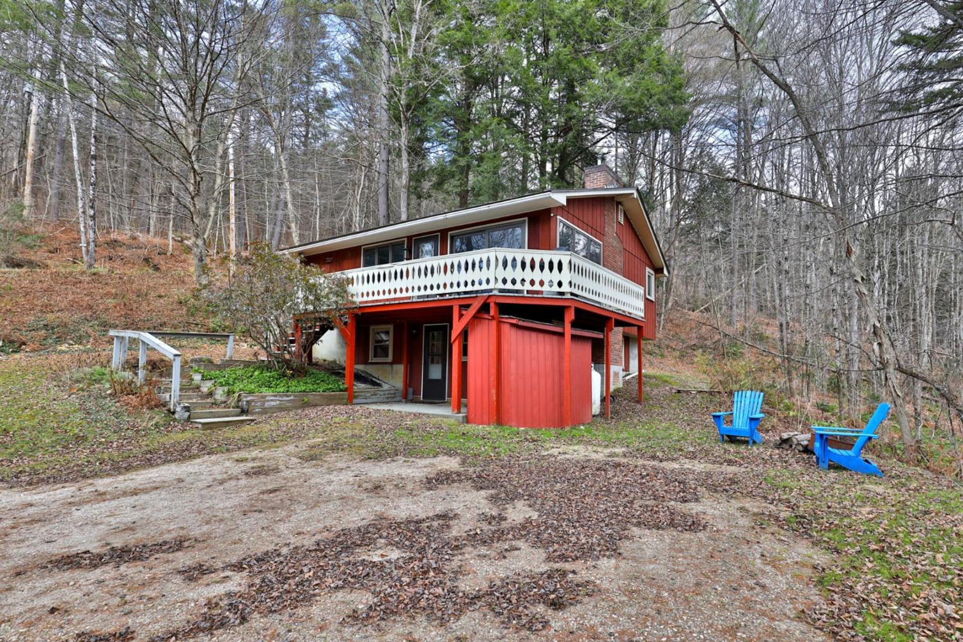 Cozy Vermont House Near Ski Resort, Bridgewater and Woodstock, Private