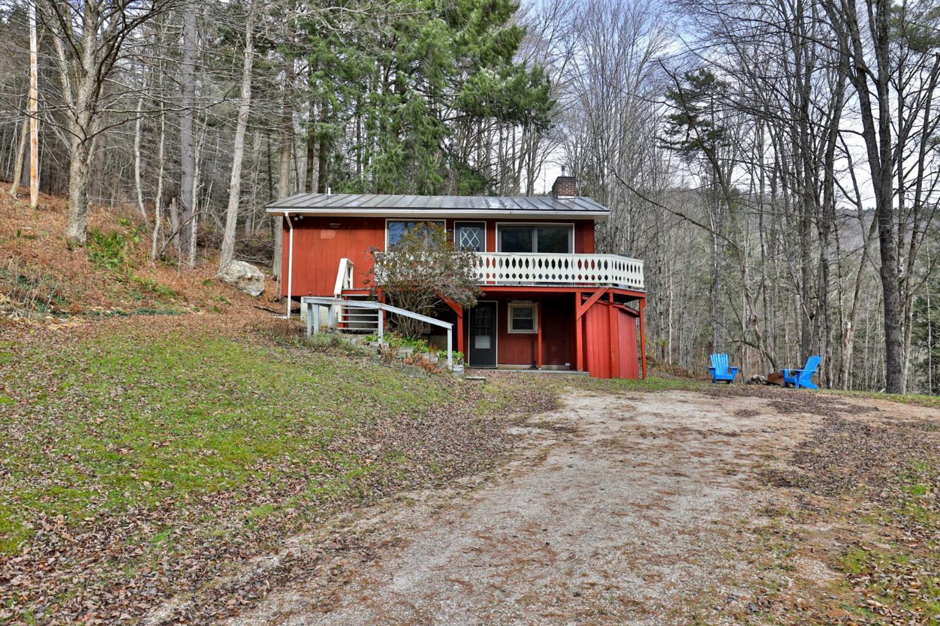 Cozy Vermont House Near Ski Resort, Bridgewater and Woodstock, Private
