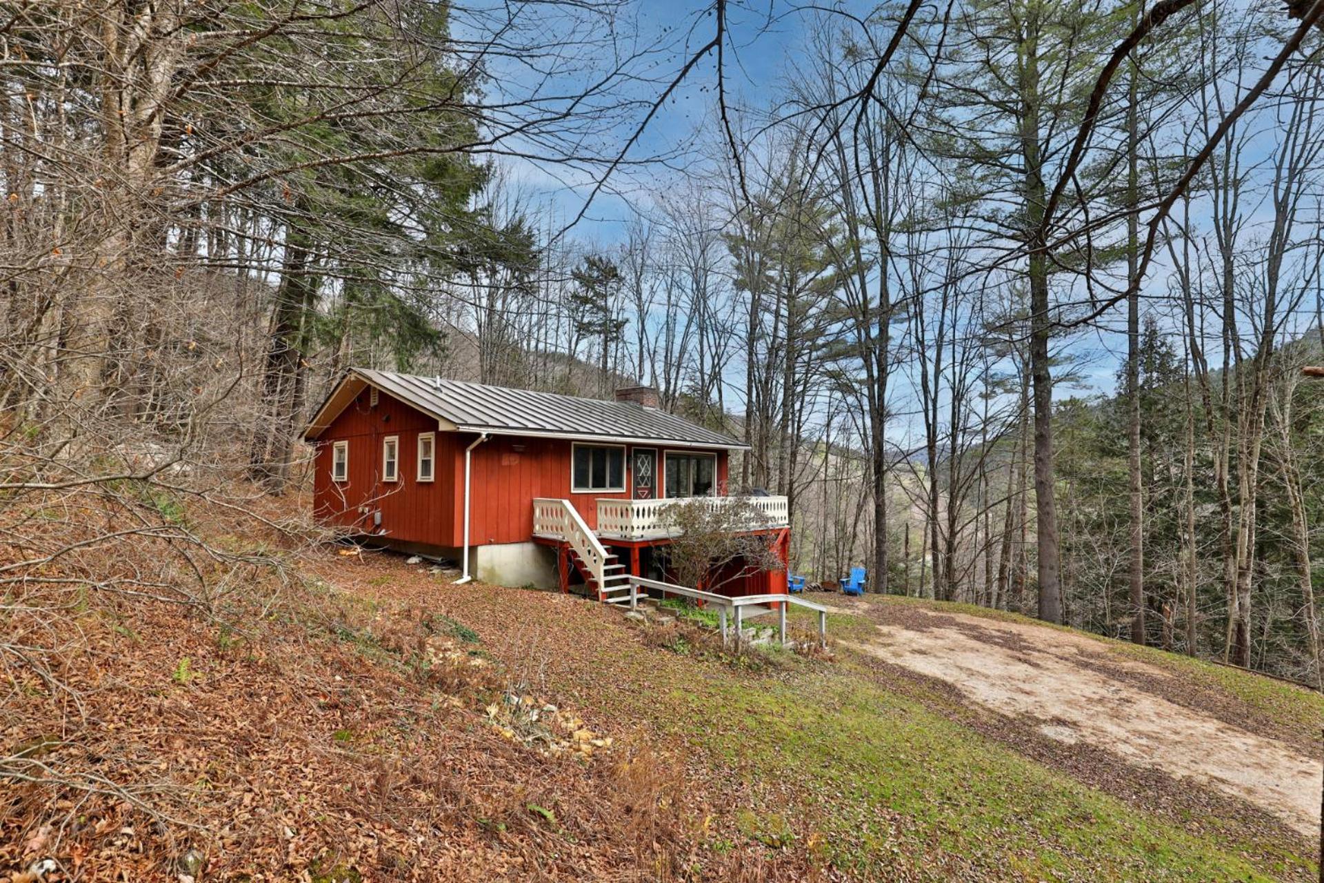Cozy Vermont House Near Ski Resort, Bridgewater and Woodstock, Private