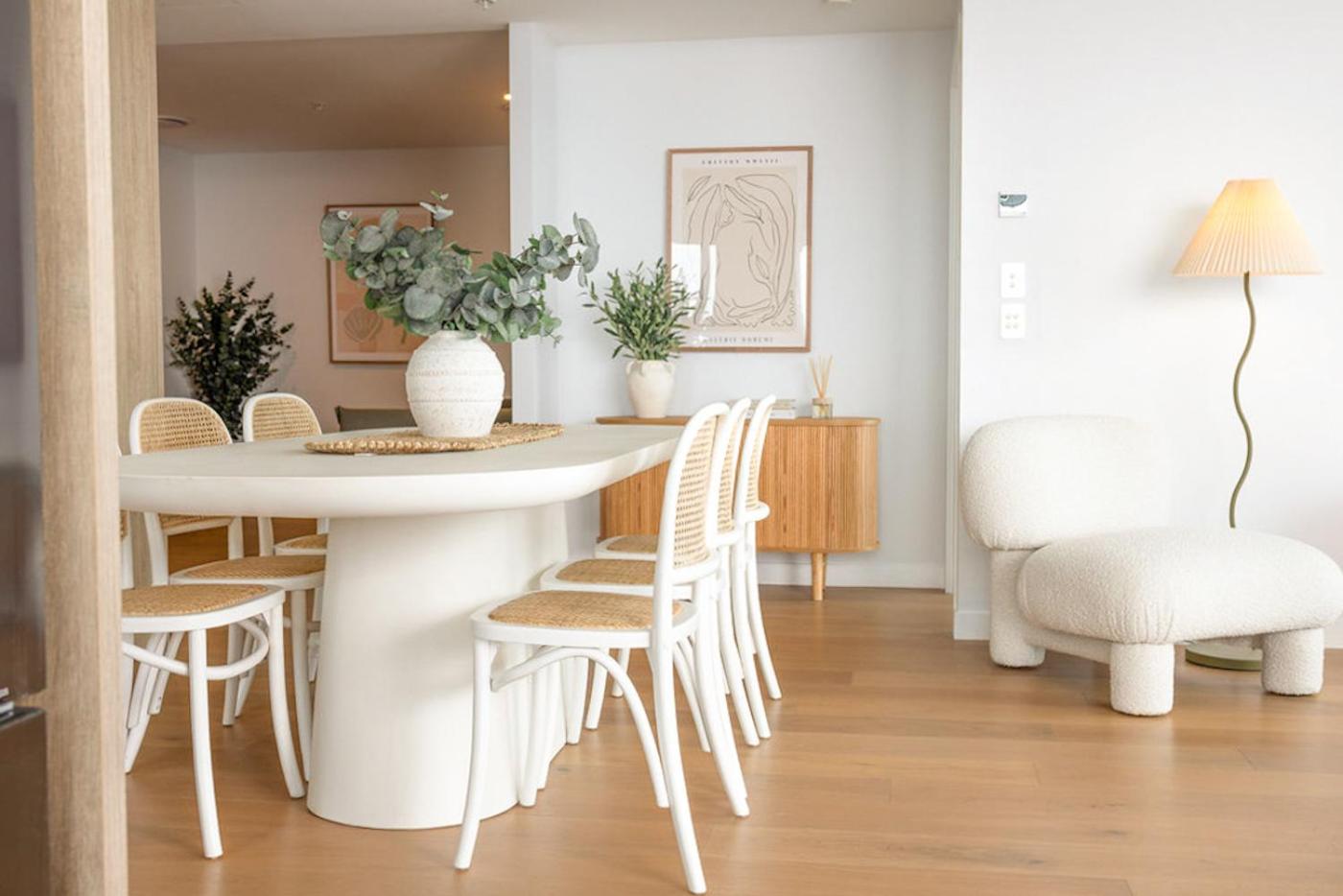 Luxury Modern Broadbeach Apartment