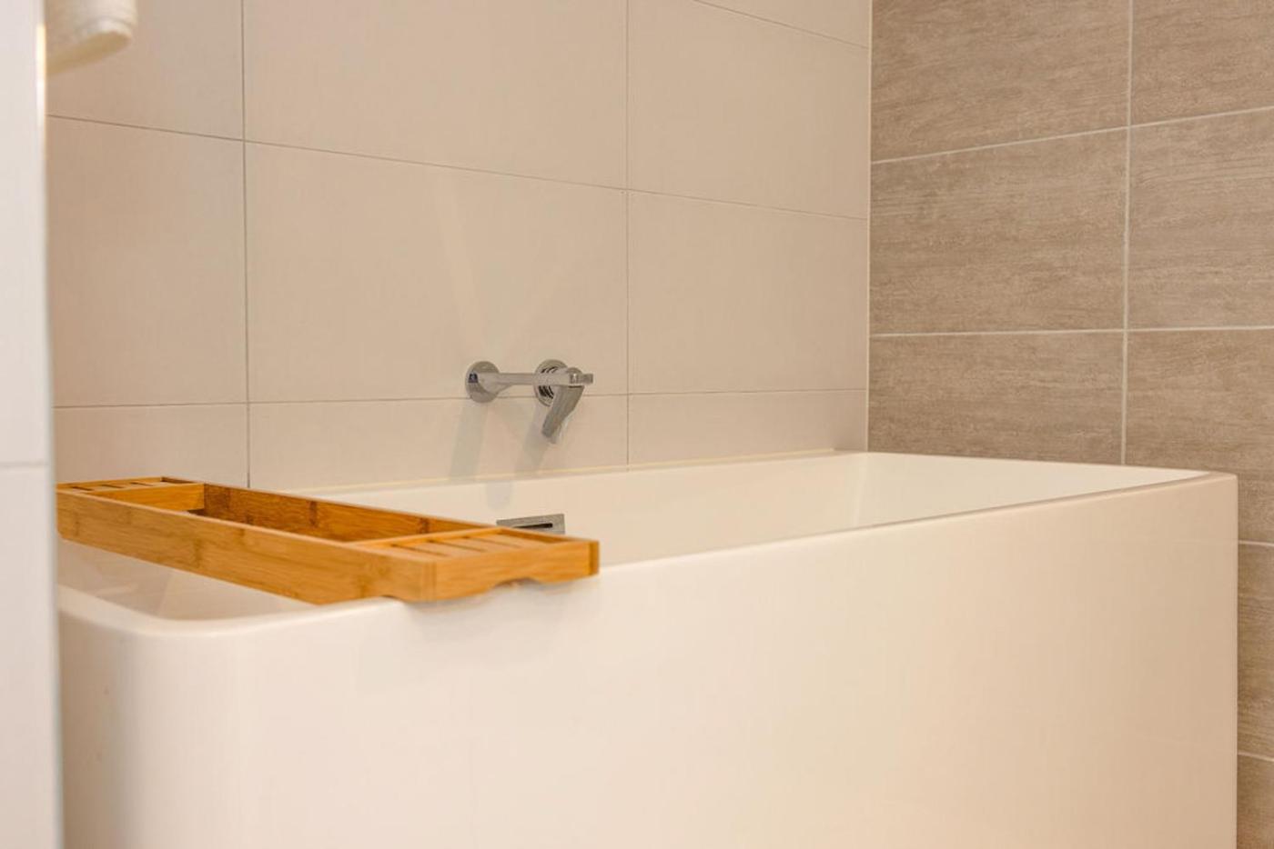 Luxury Modern Broadbeach Apartment