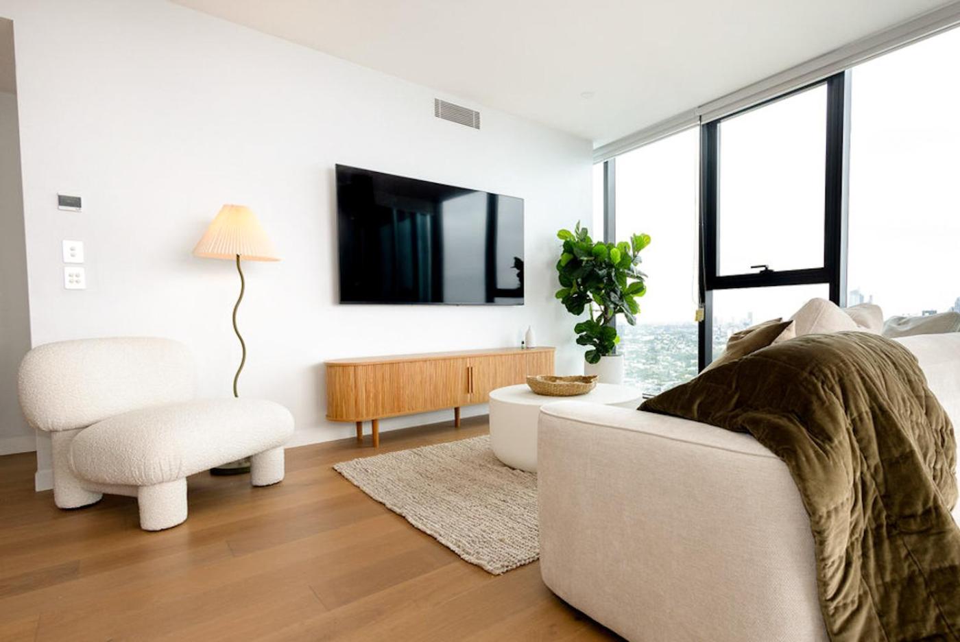 Luxury Modern Broadbeach Apartment