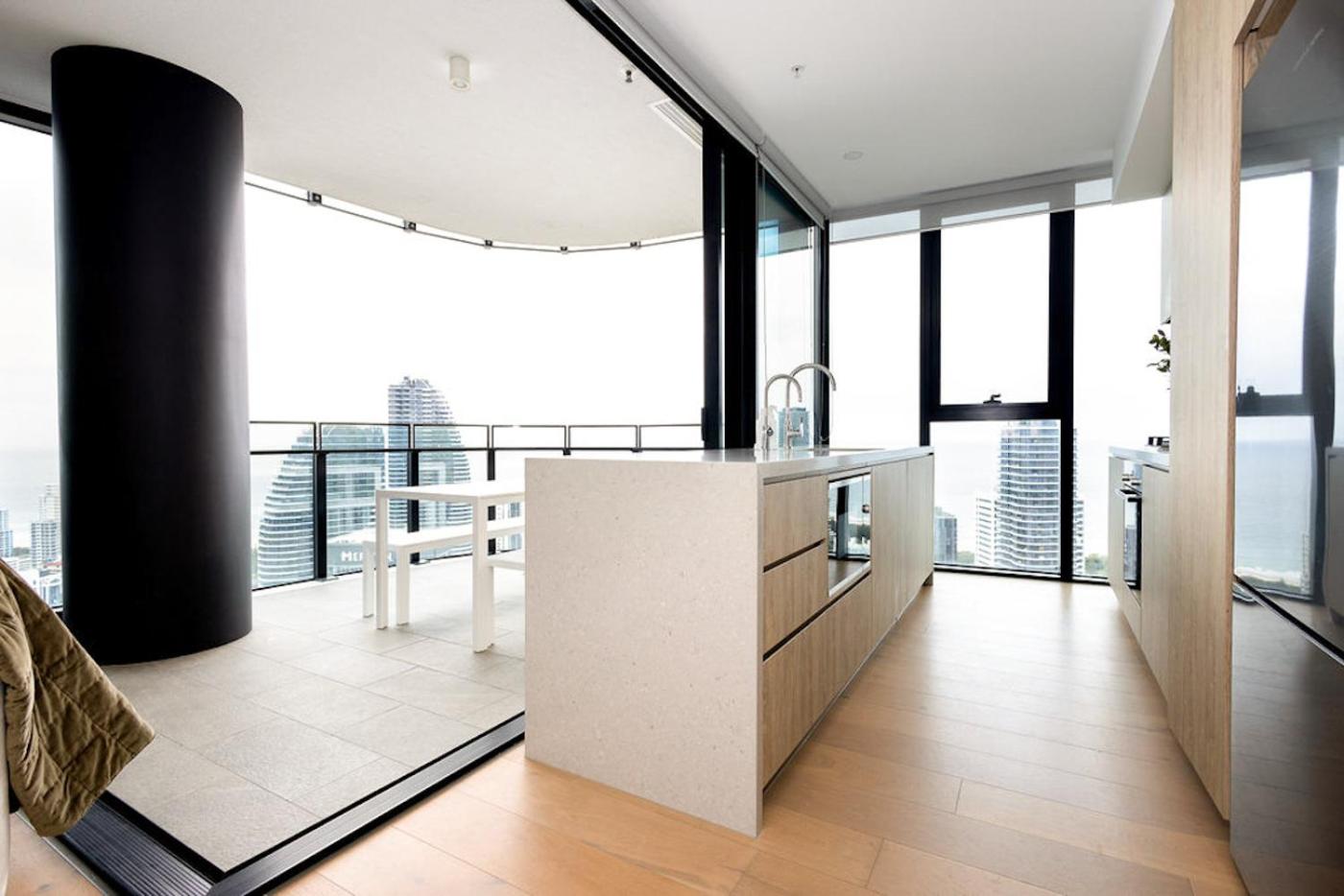 Luxury Modern Broadbeach Apartment