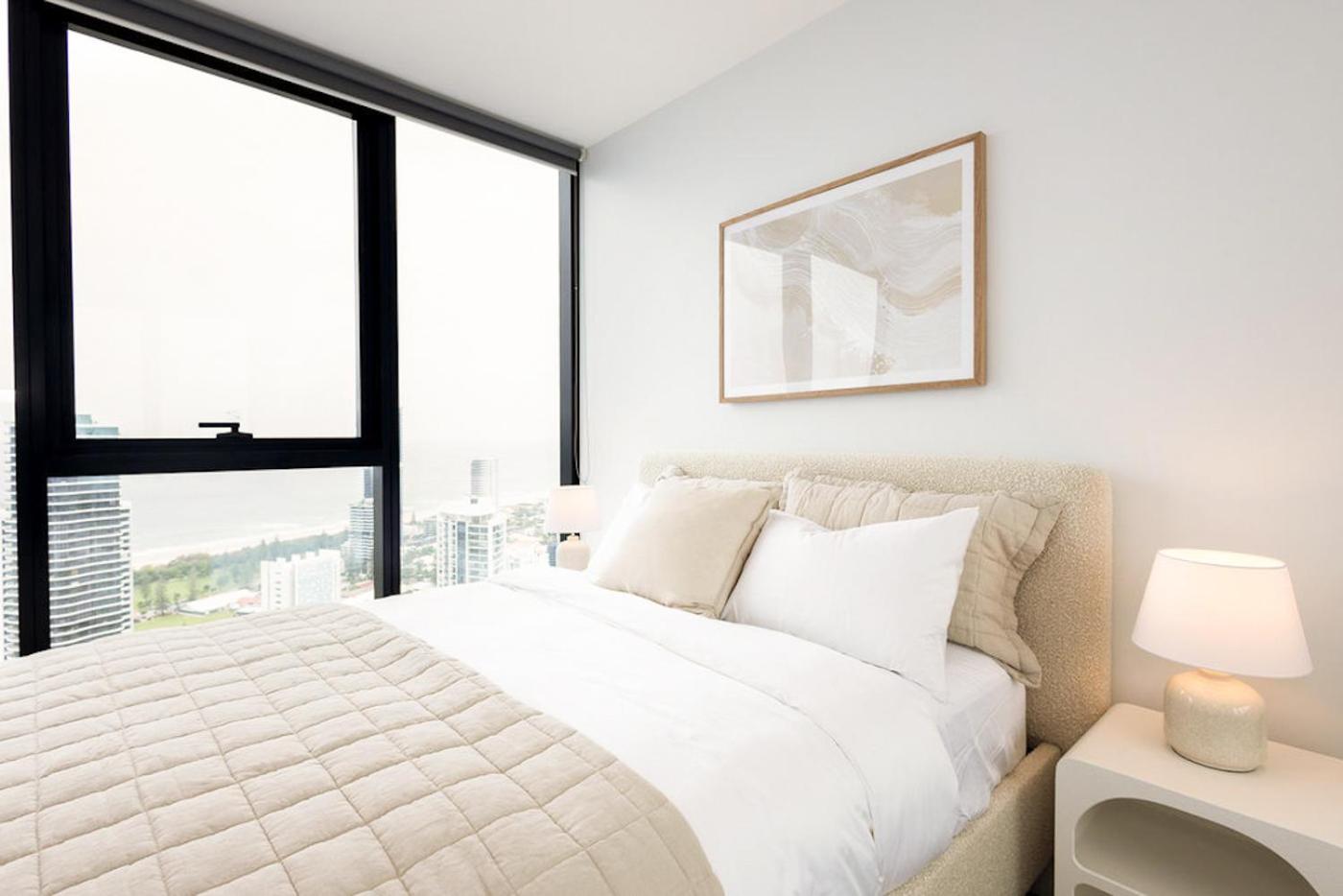 Luxury Modern Broadbeach Apartment