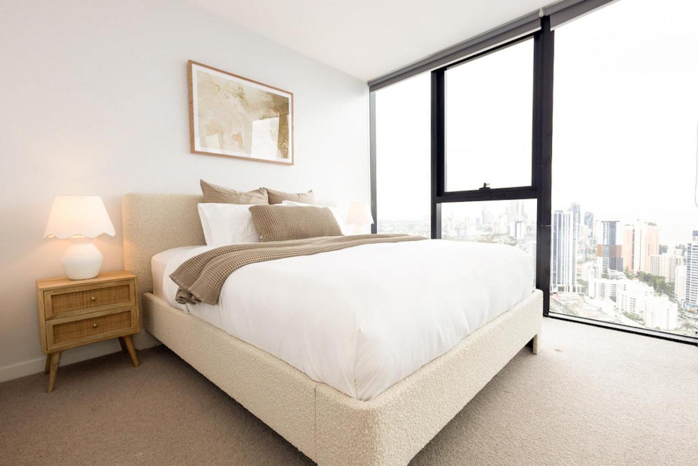 Luxury Modern Broadbeach Apartment
