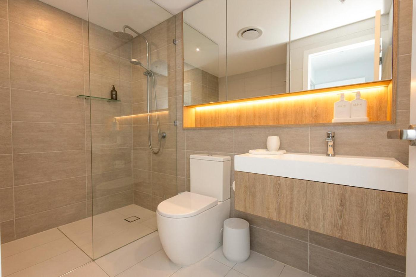 Luxury Modern Broadbeach Apartment
