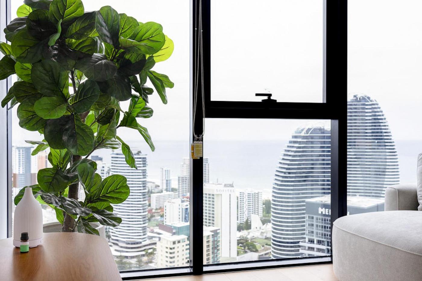 Luxury Modern Broadbeach Apartment
