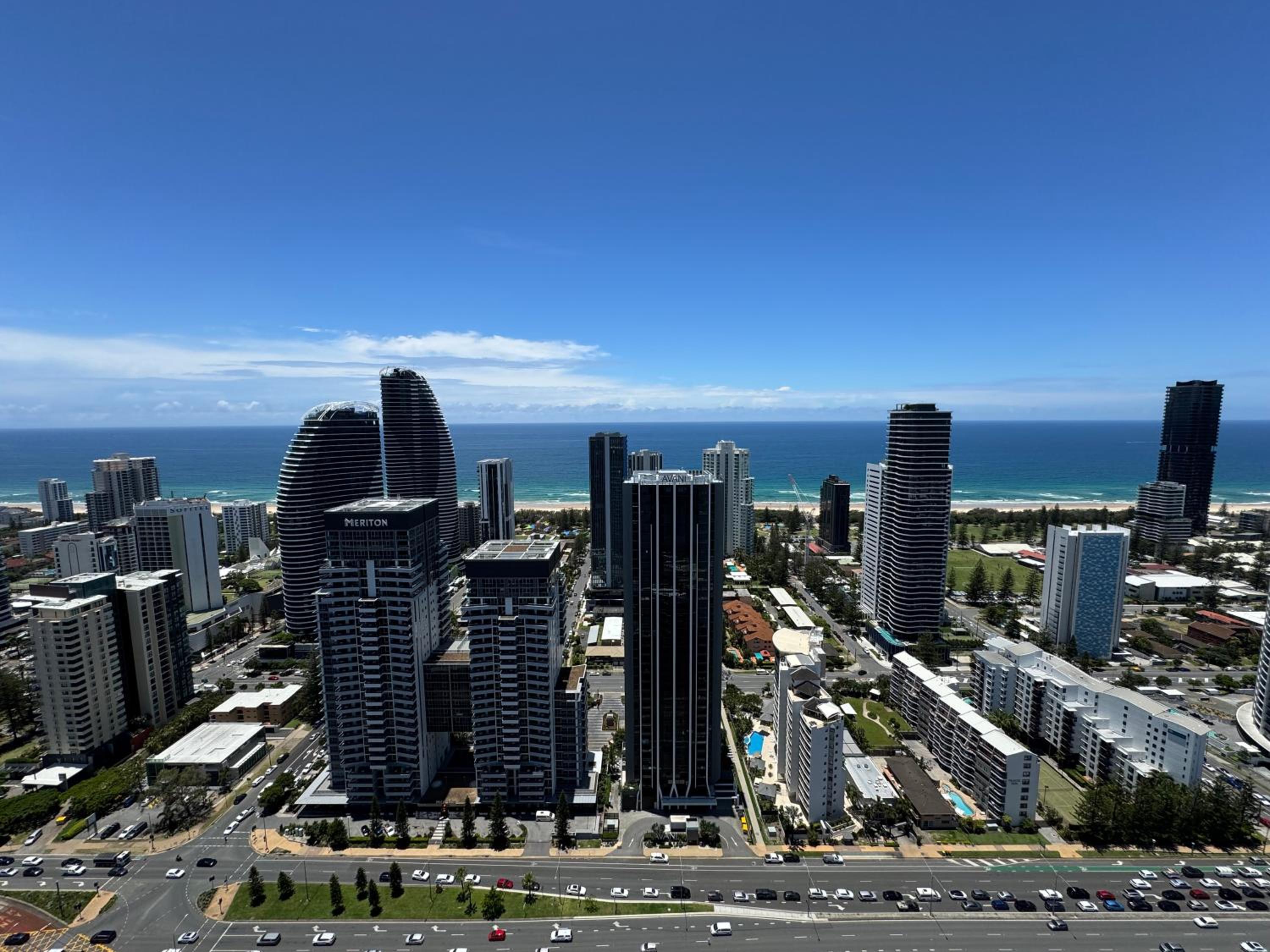 Luxury Modern Broadbeach Apartment