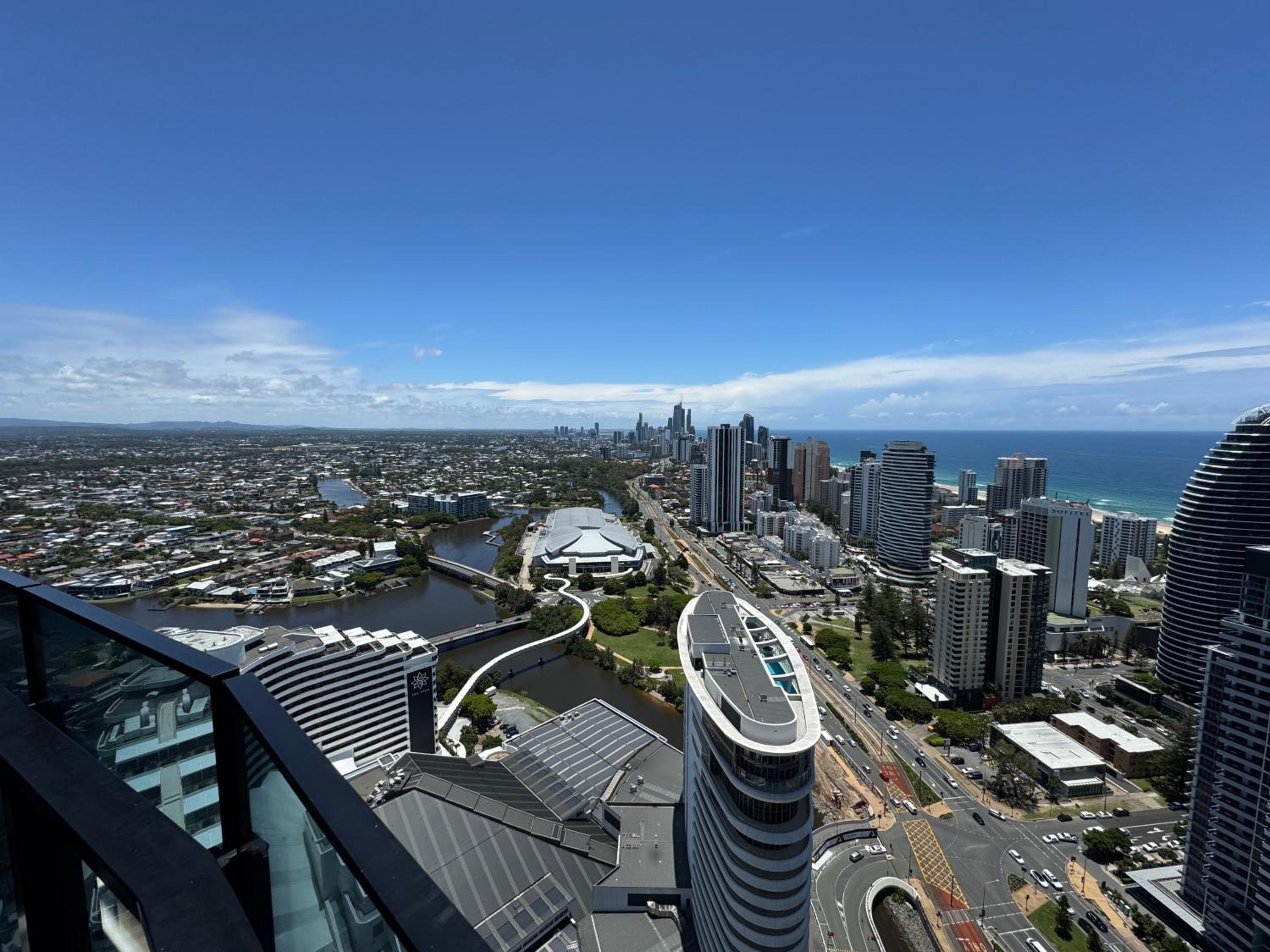 Luxury Modern Broadbeach Apartment