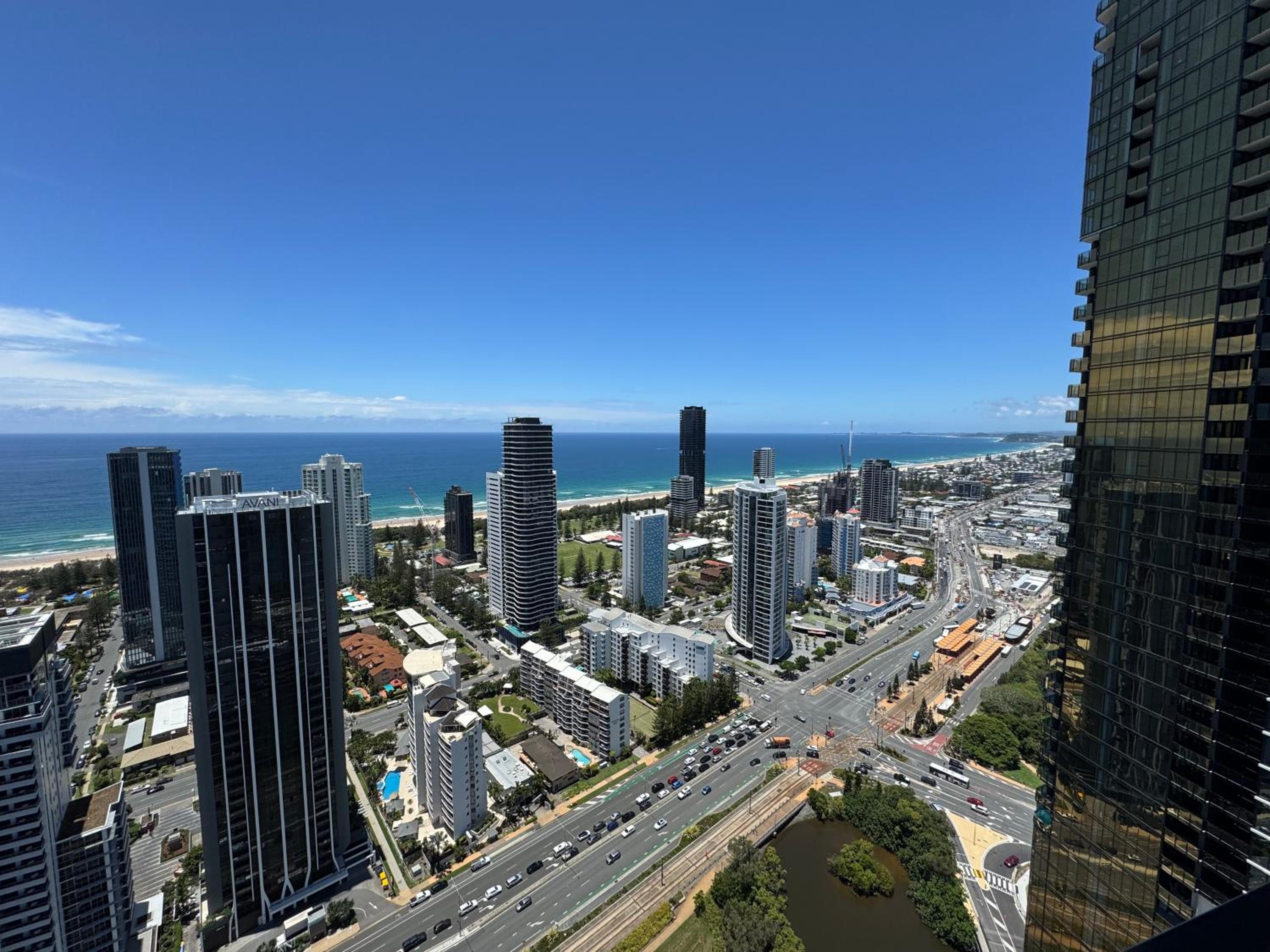 Luxury Modern Broadbeach Apartment