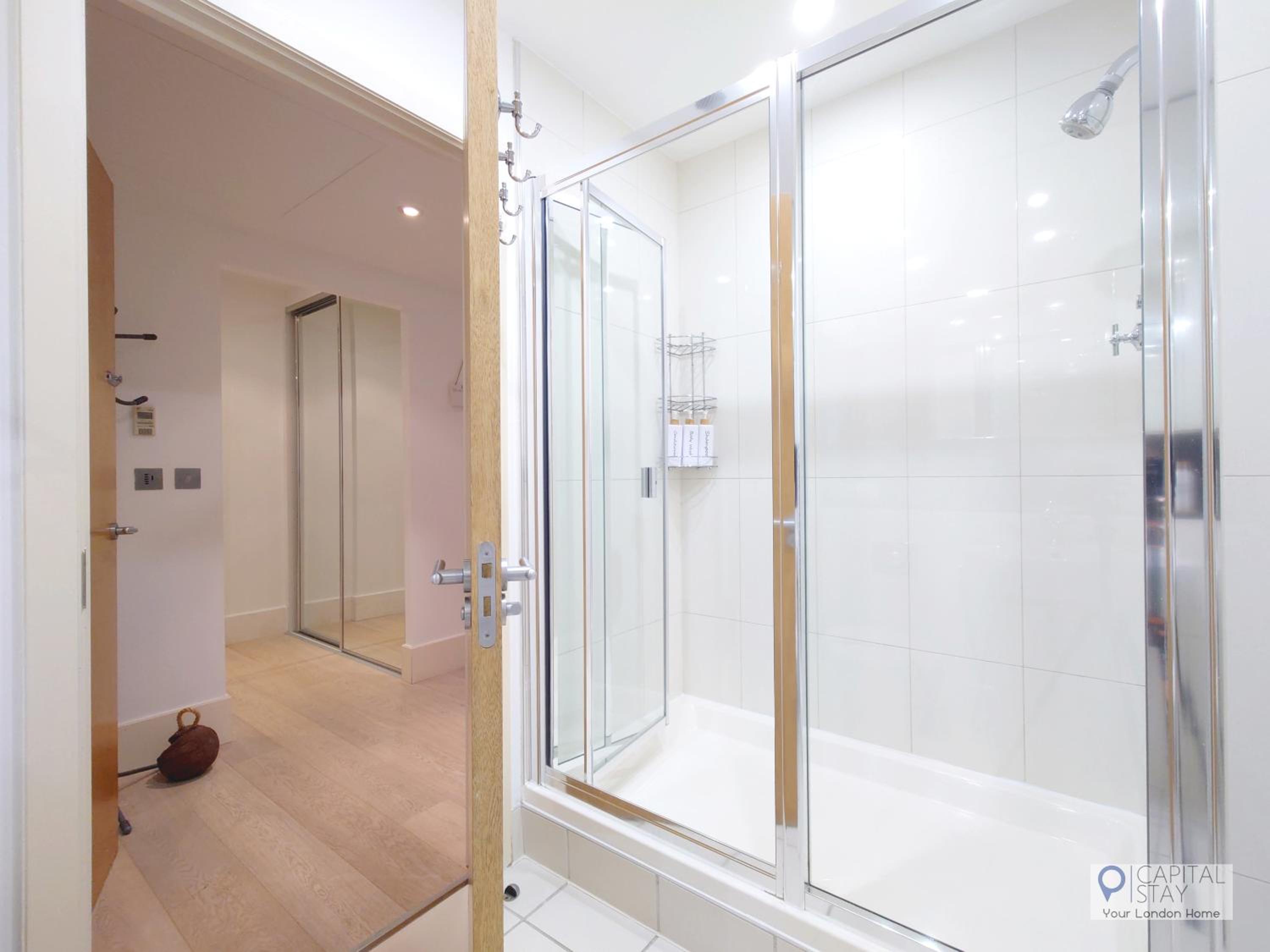 3 Bed Serviced Apartment in Battersea - River views
