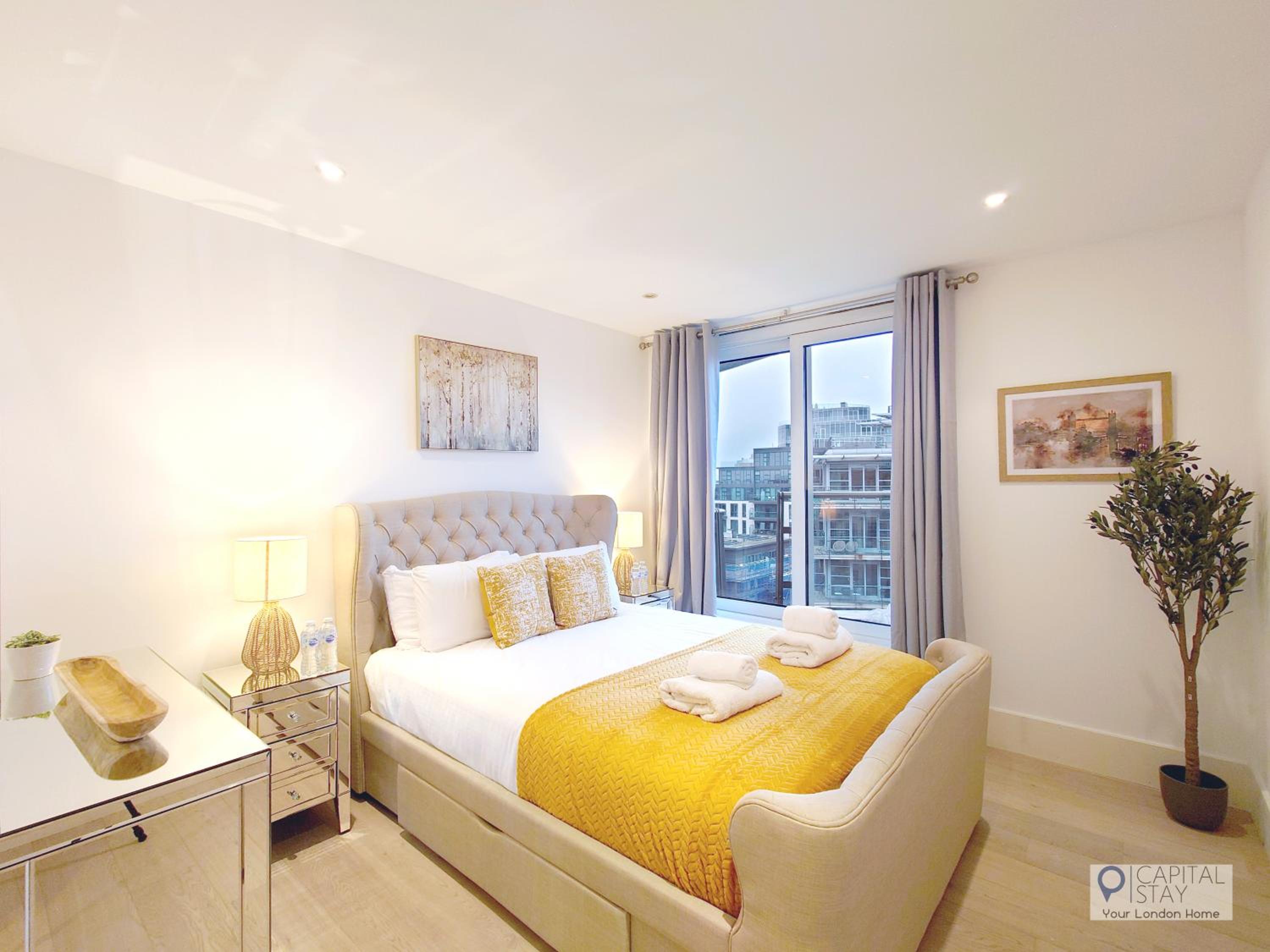 3 Bed Serviced Apartment in Battersea - River views