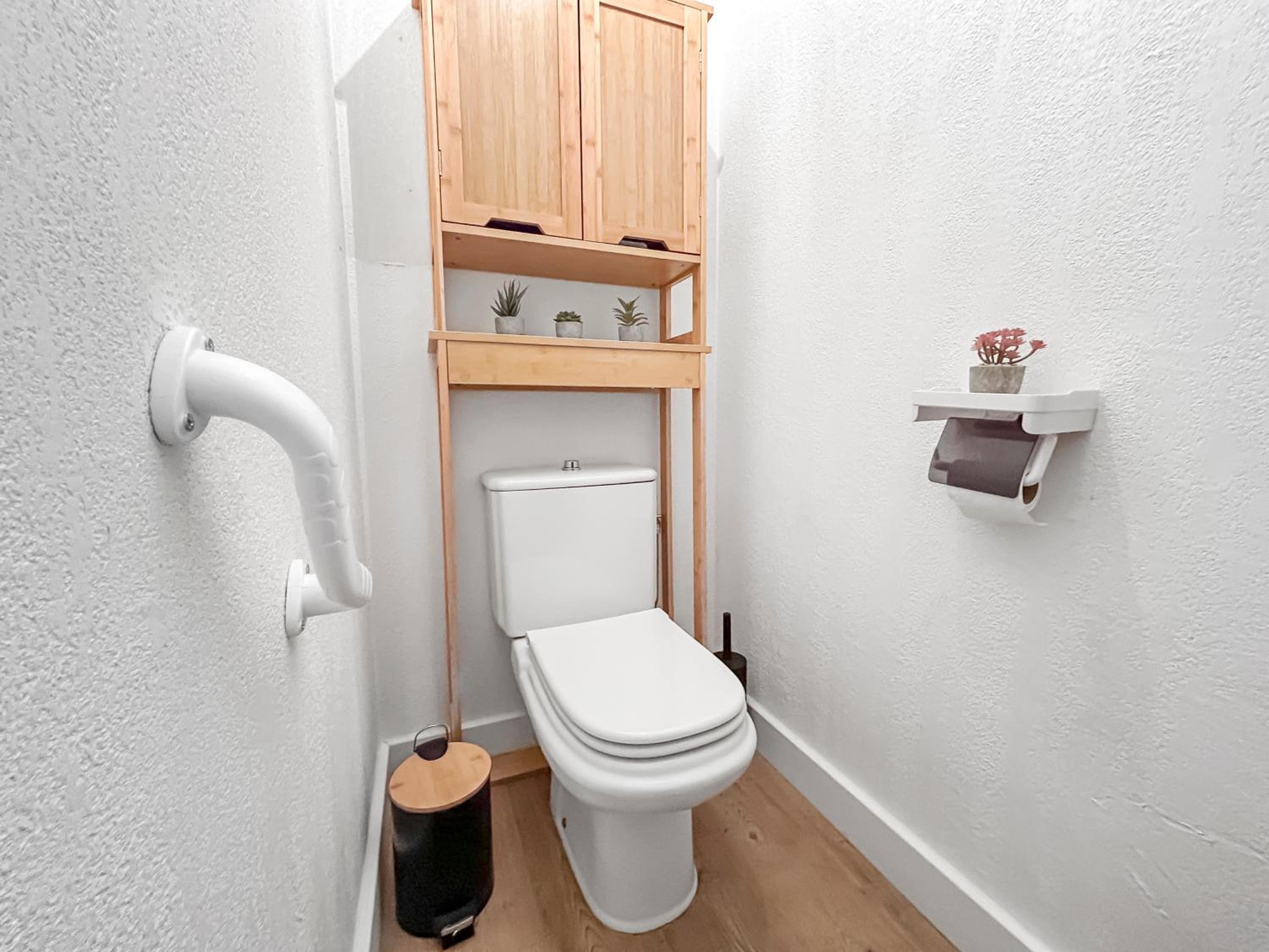 T2 35m2 clim, piscine, balcon et parking privé à 2 pas du port Santa Lucia