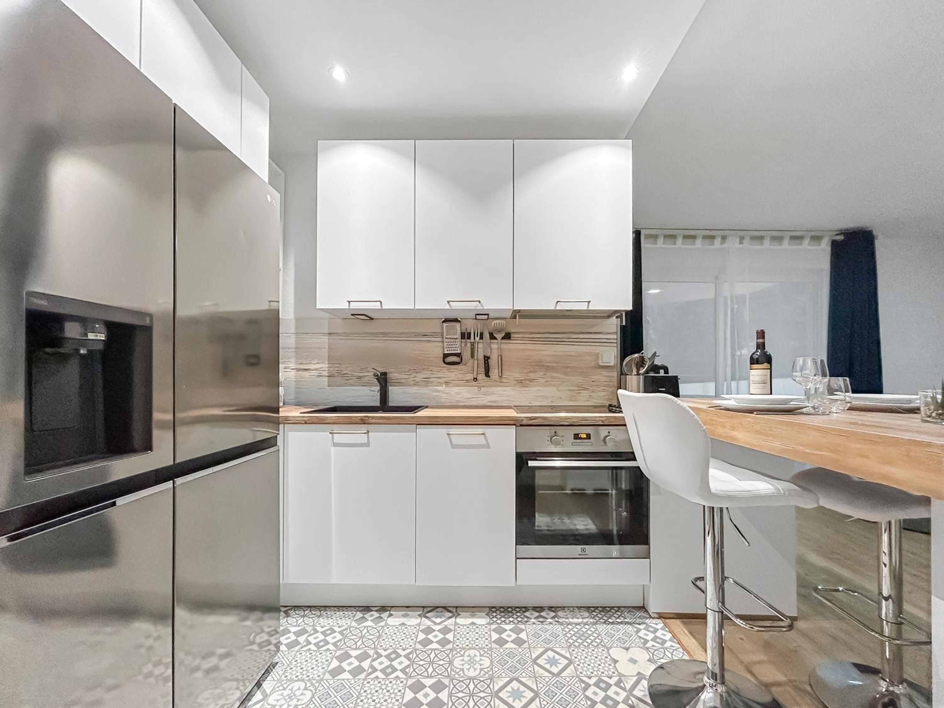 T2 35m2 clim, piscine, balcon et parking privé à 2 pas du port Santa Lucia