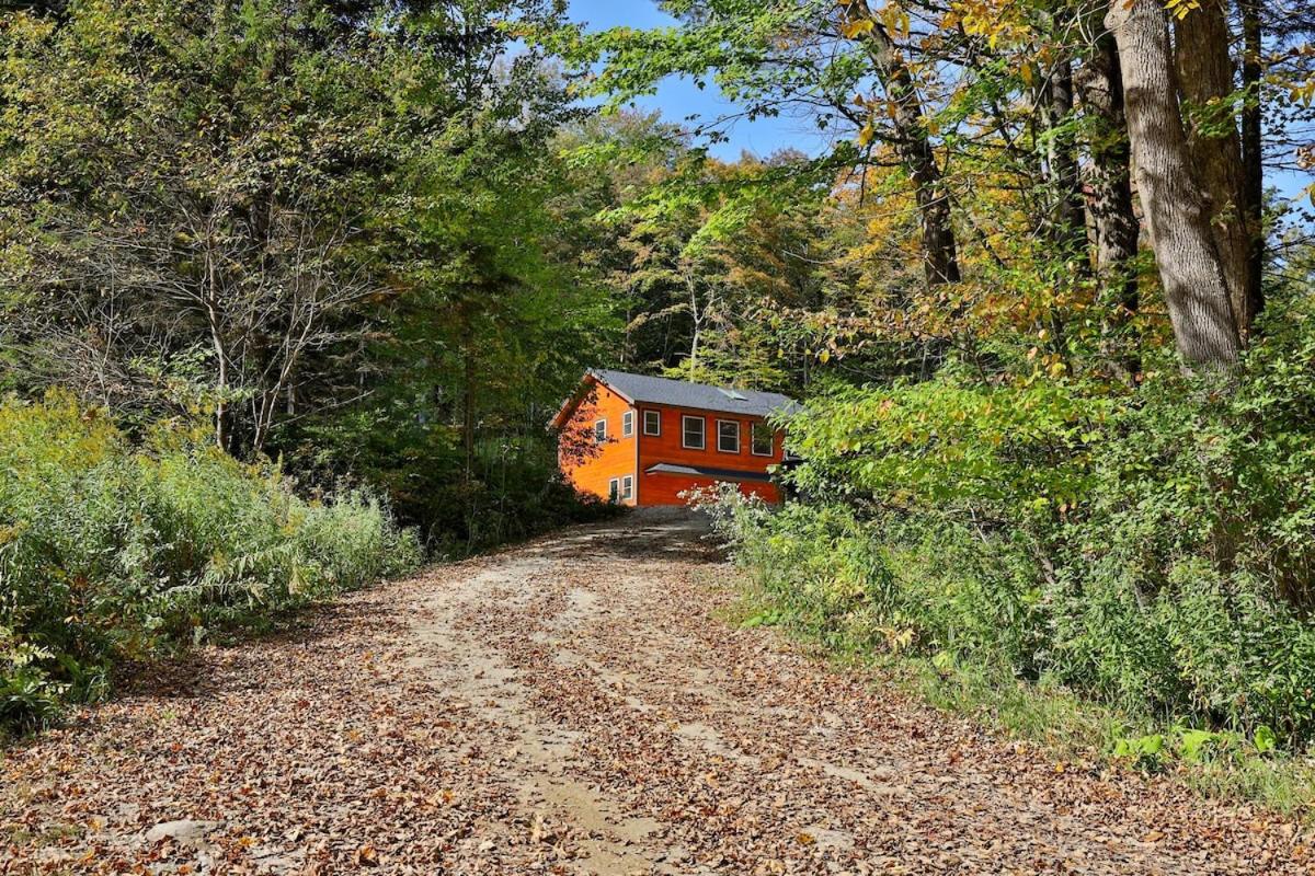 Experience the charm of Peak Hill Home, a cozy 3-BR retreat close to Ski Resort