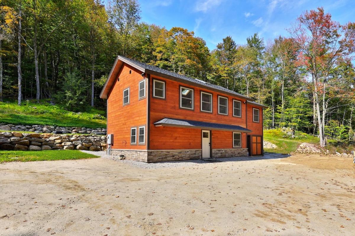 Experience the charm of Peak Hill Home, a cozy 3-BR retreat close to Ski Resort