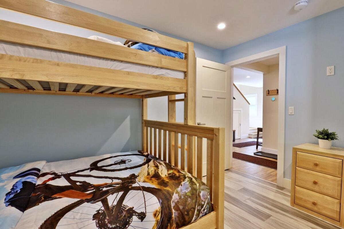 Experience the charm of Peak Hill Home, a cozy 3-BR retreat close to Ski Resort