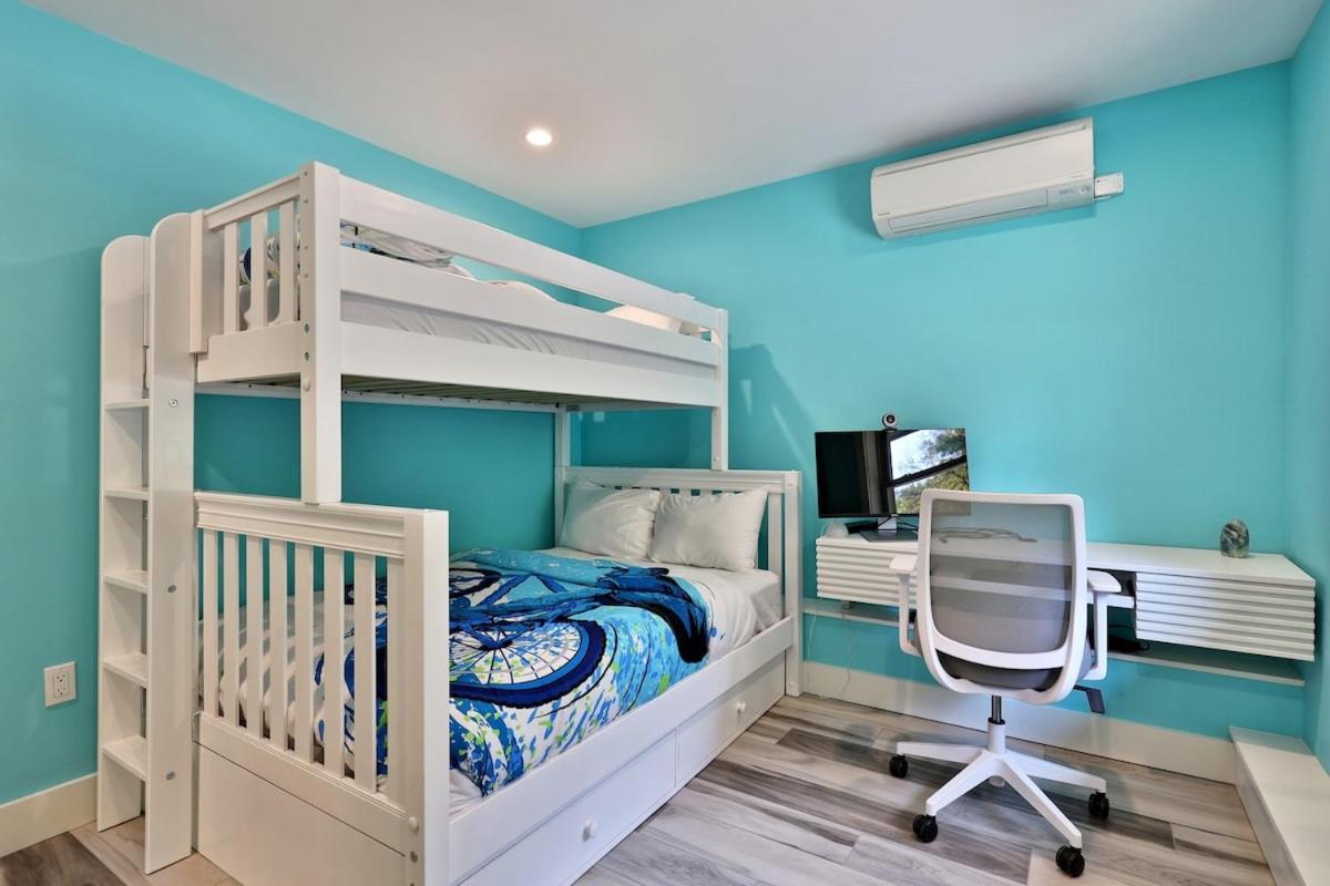 Experience the charm of Peak Hill Home, a cozy 3-BR retreat close to Ski Resort