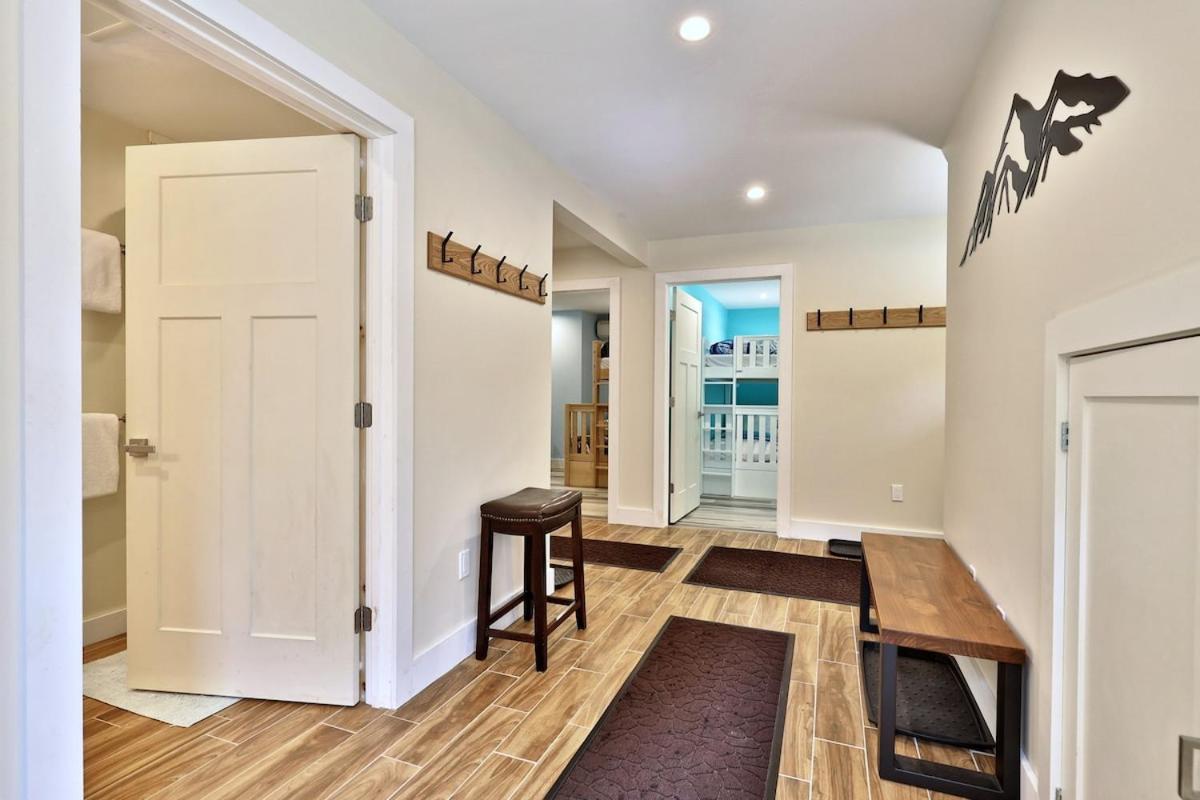 Experience the charm of Peak Hill Home, a cozy 3-BR retreat close to Ski Resort
