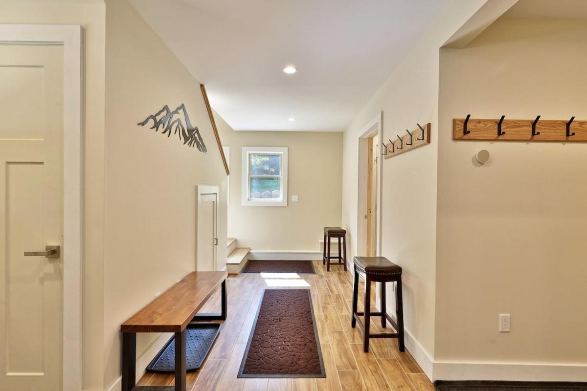 Experience the charm of Peak Hill Home, a cozy 3-BR retreat close to Ski Resort