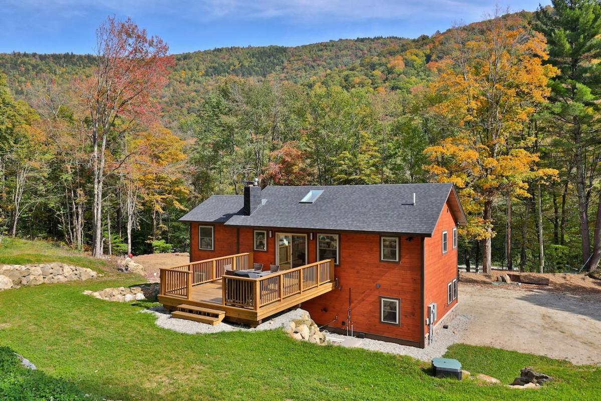 Experience the charm of Peak Hill Home, a cozy 3-BR retreat close to Ski Resort