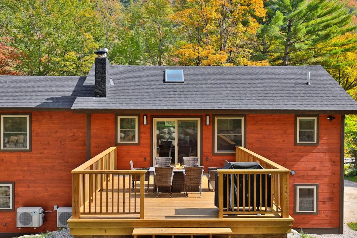 Experience the charm of Peak Hill Home, a cozy 3-BR retreat close to Ski Resort
