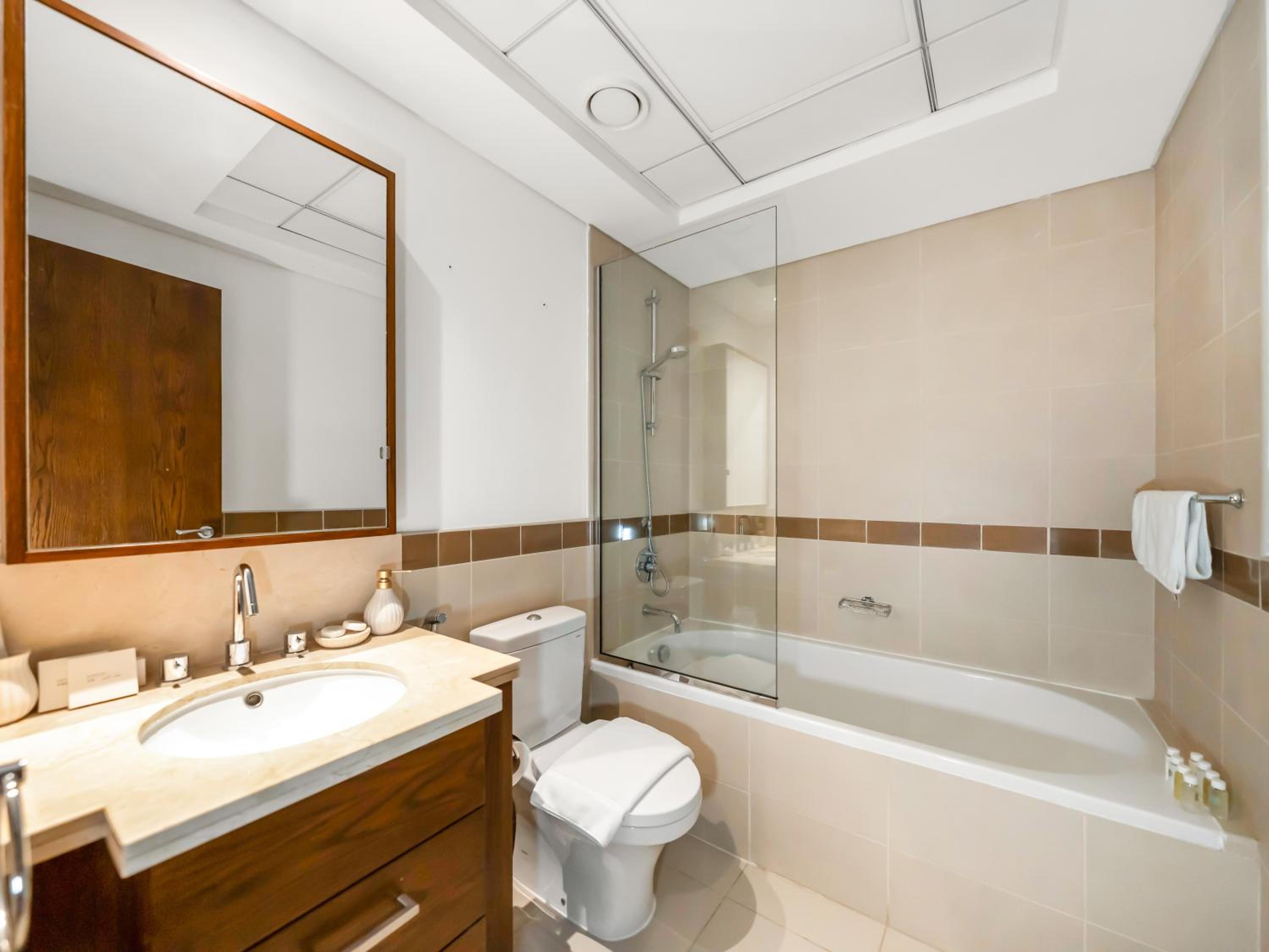 Royal Vista - Luxury 3BR Apartment at 29 Boulevard Tower - Downtown