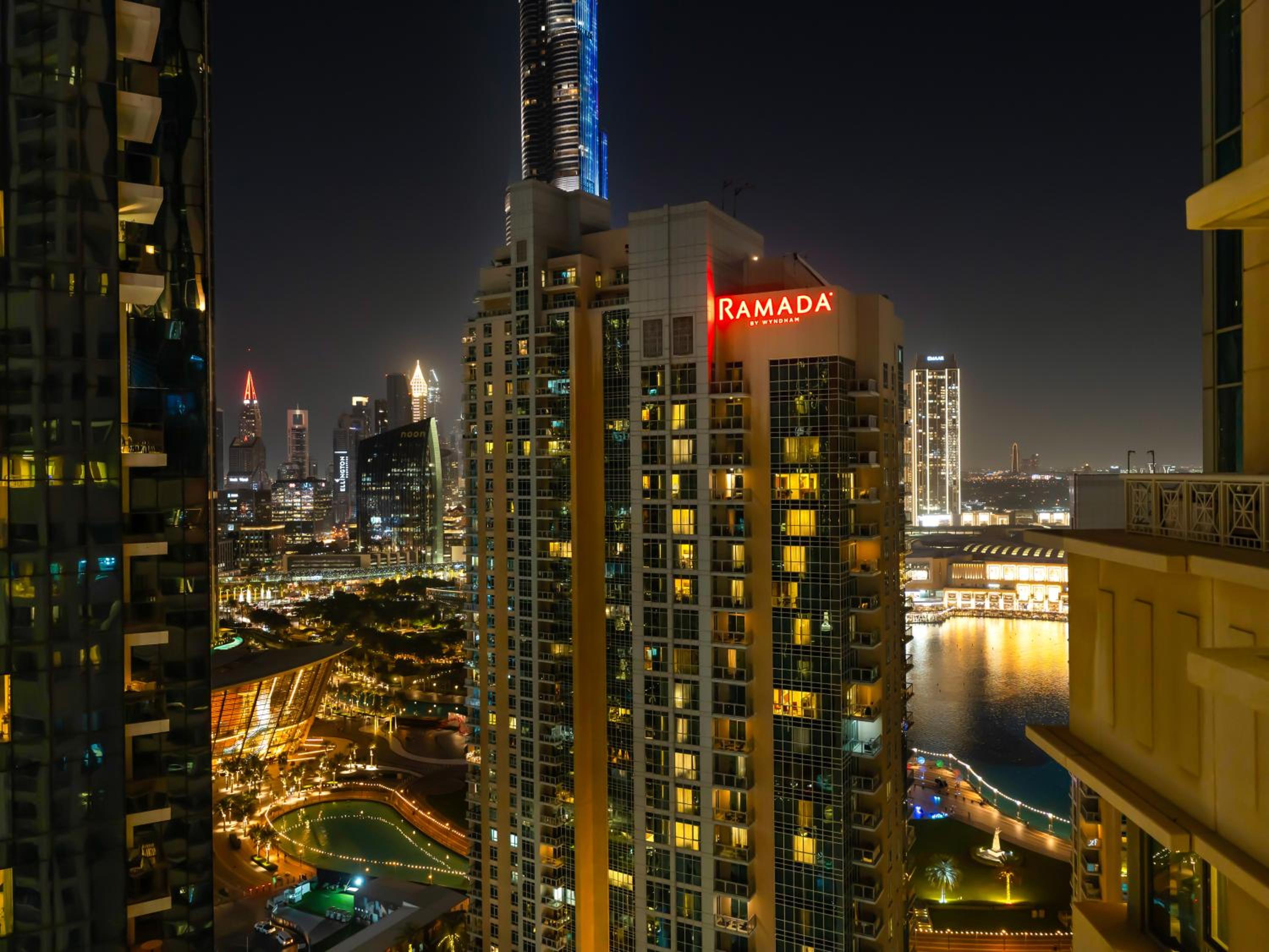 Royal Vista - Luxury 3BR Apartment at 29 Boulevard Tower - Downtown