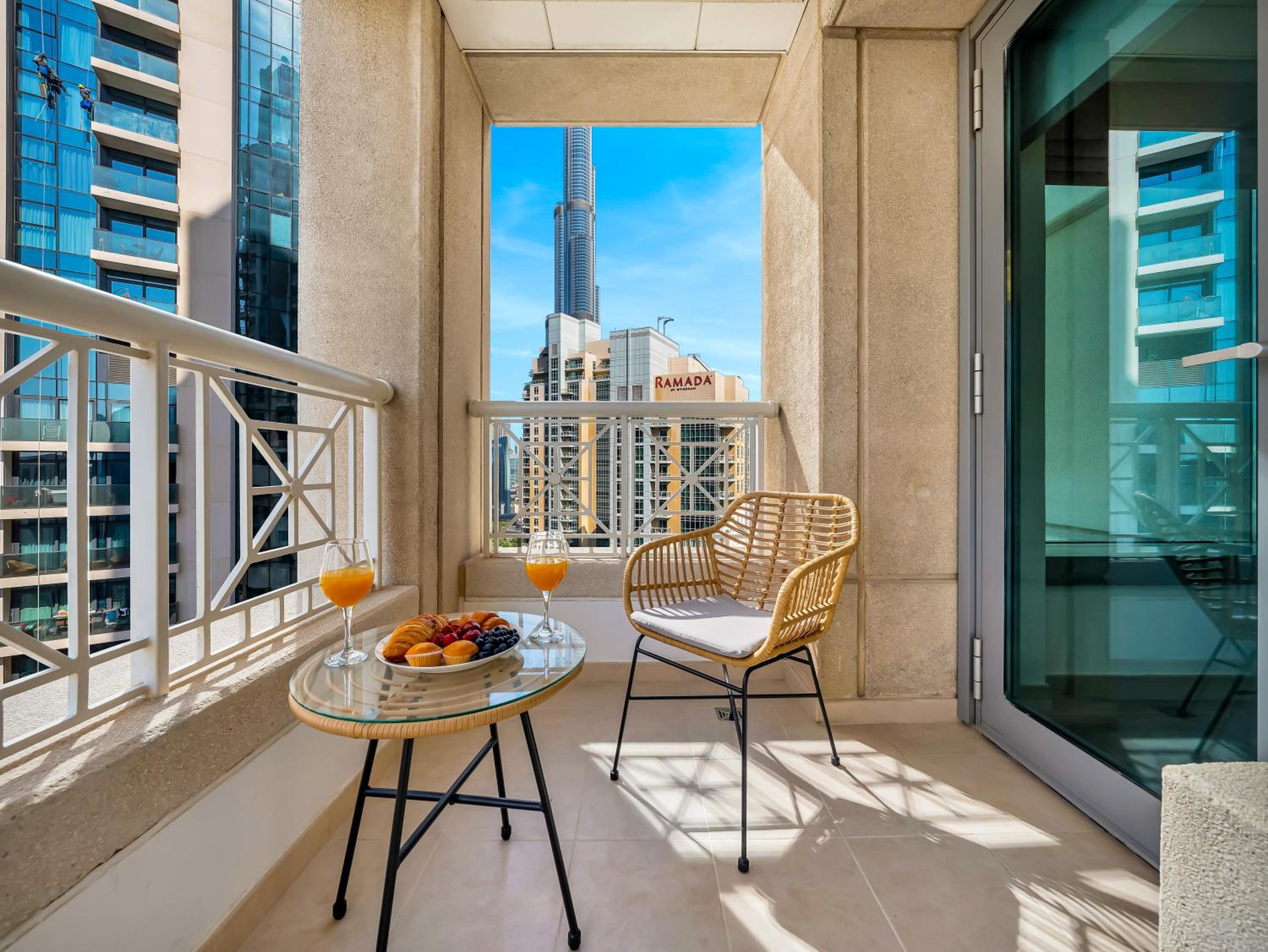 Royal Vista - Luxury 3BR Apartment at 29 Boulevard Tower - Downtown