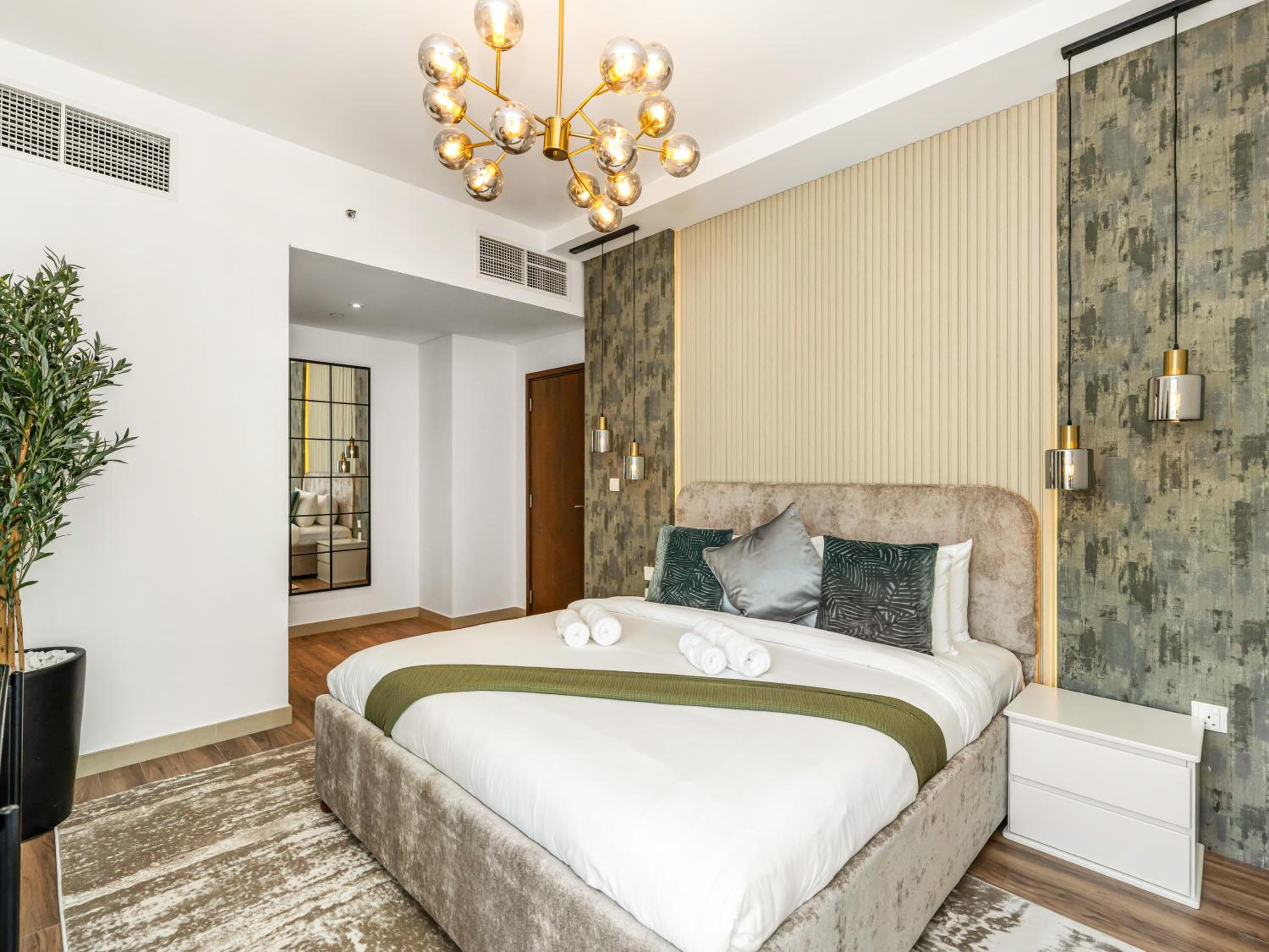Royal Vista - Luxury 3BR Apartment at 29 Boulevard Tower - Downtown