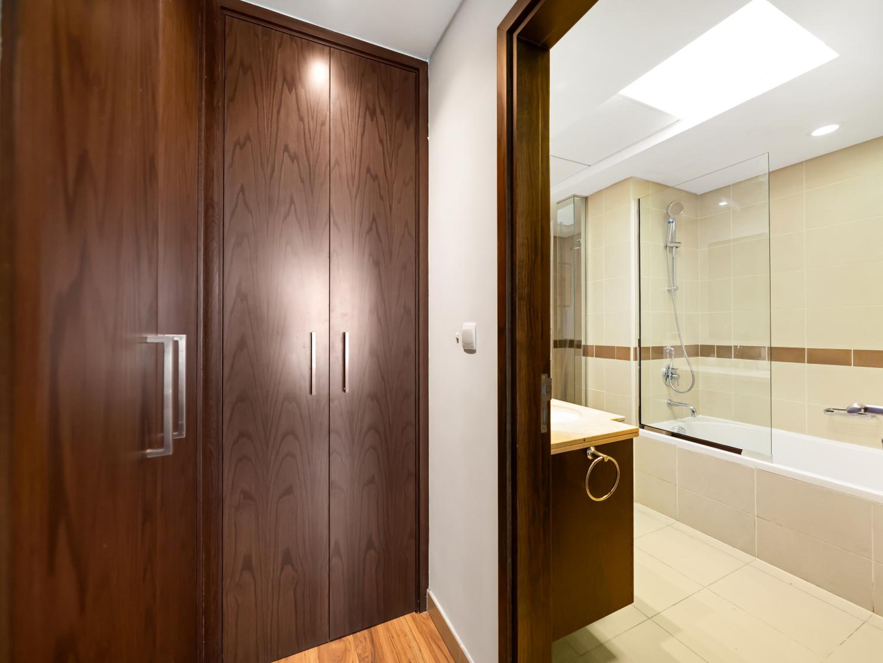 Royal Vista - Luxury 3BR Apartment at 29 Boulevard Tower - Downtown