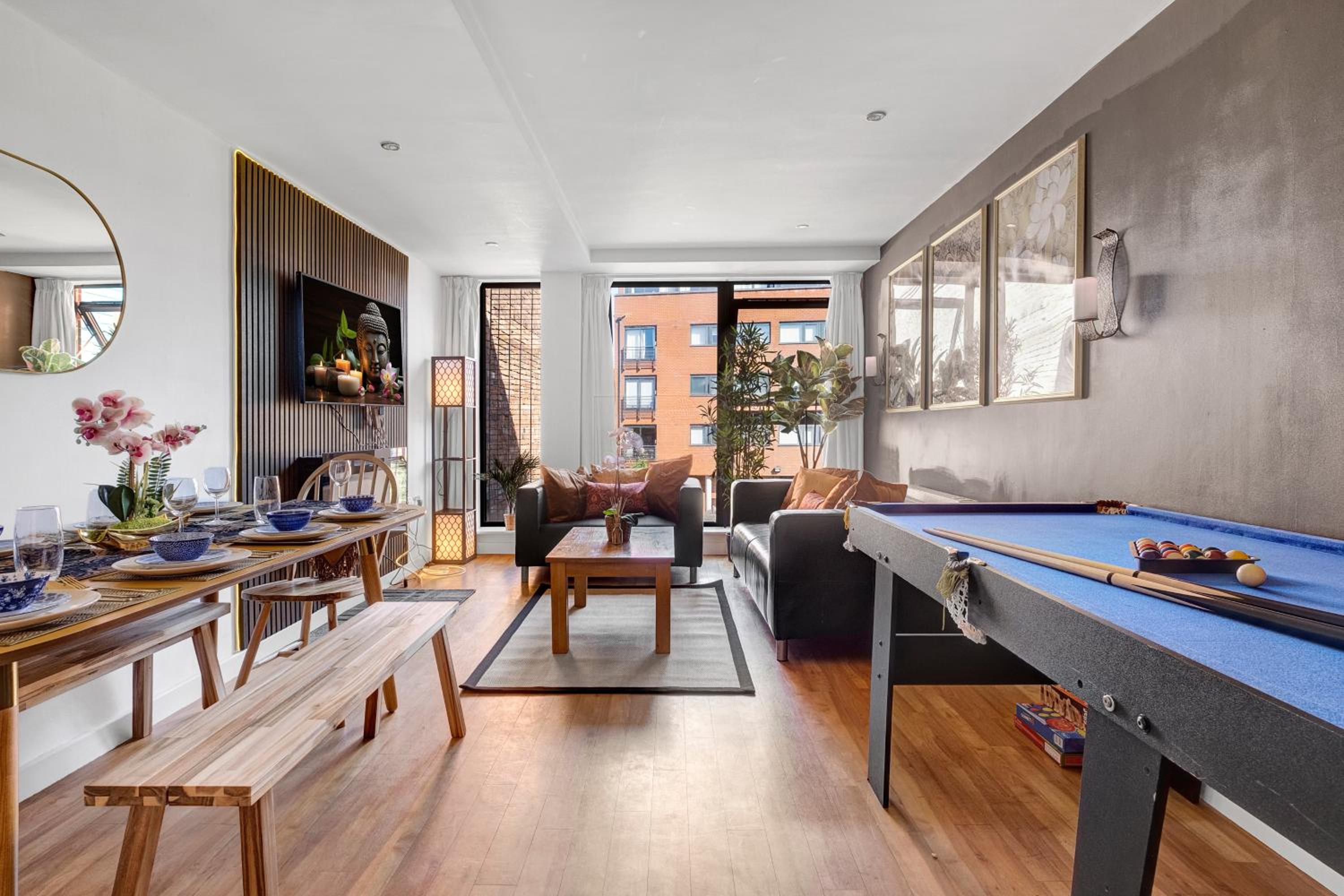 Thai Suite Haven with Pool table - Nexflix - City centre, Free parking