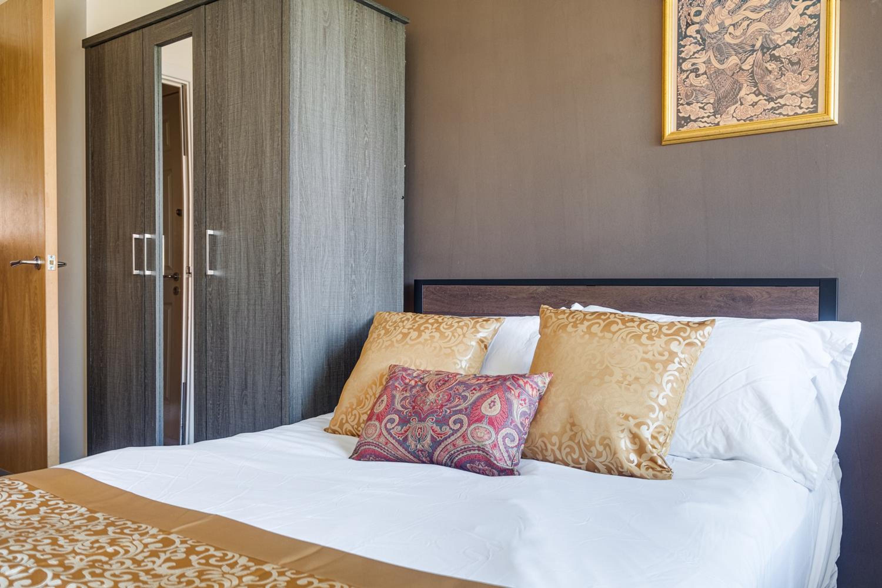Thai Suite Haven with Pool table - Nexflix - City centre, Free parking
