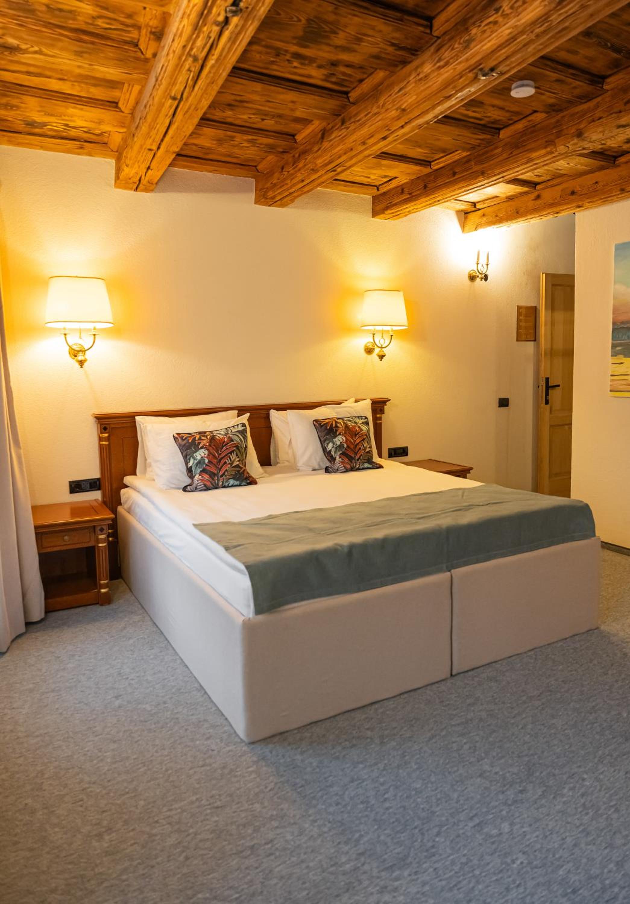 Epic rooms