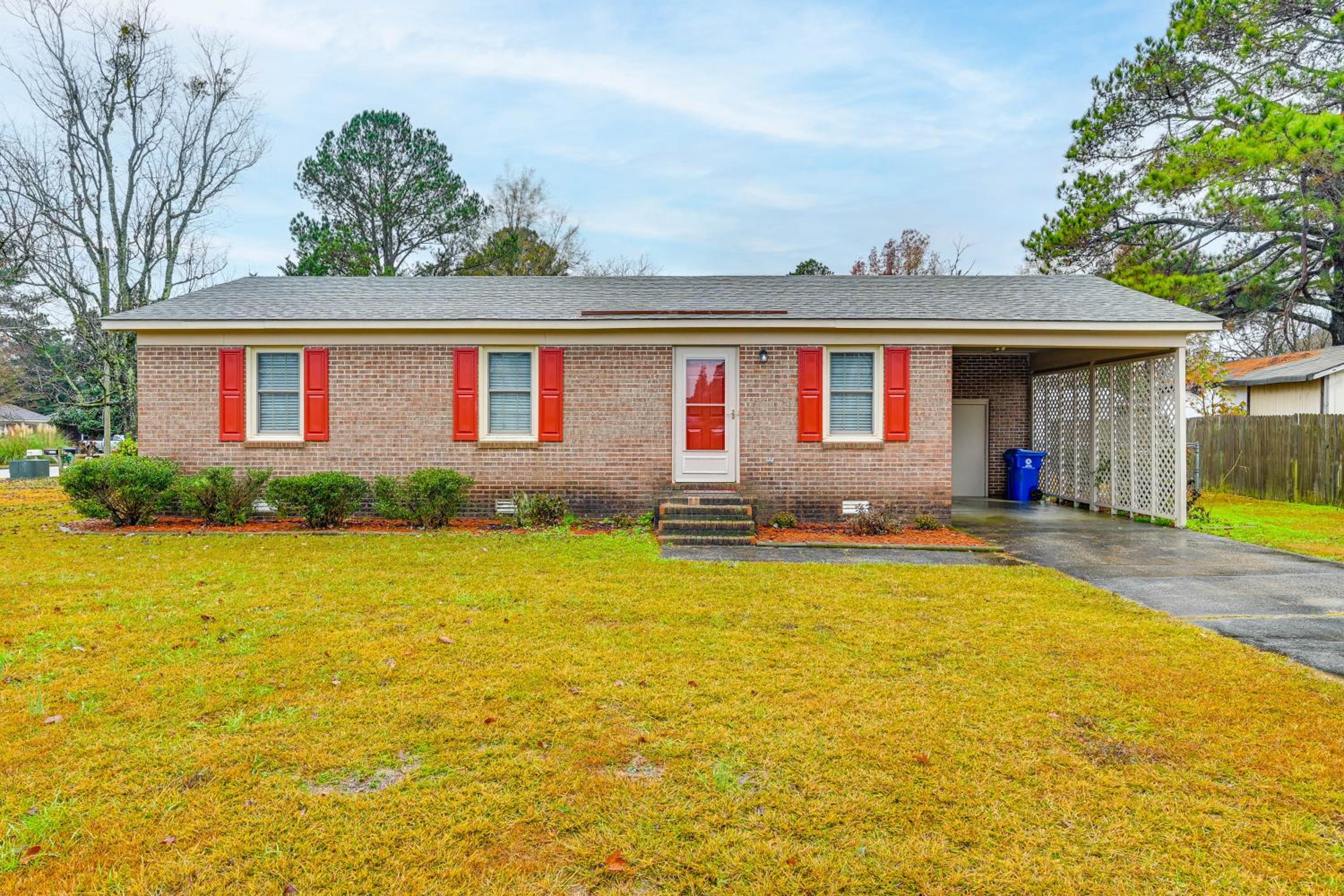 Deck and Fenced Yard Family Home in Winterville