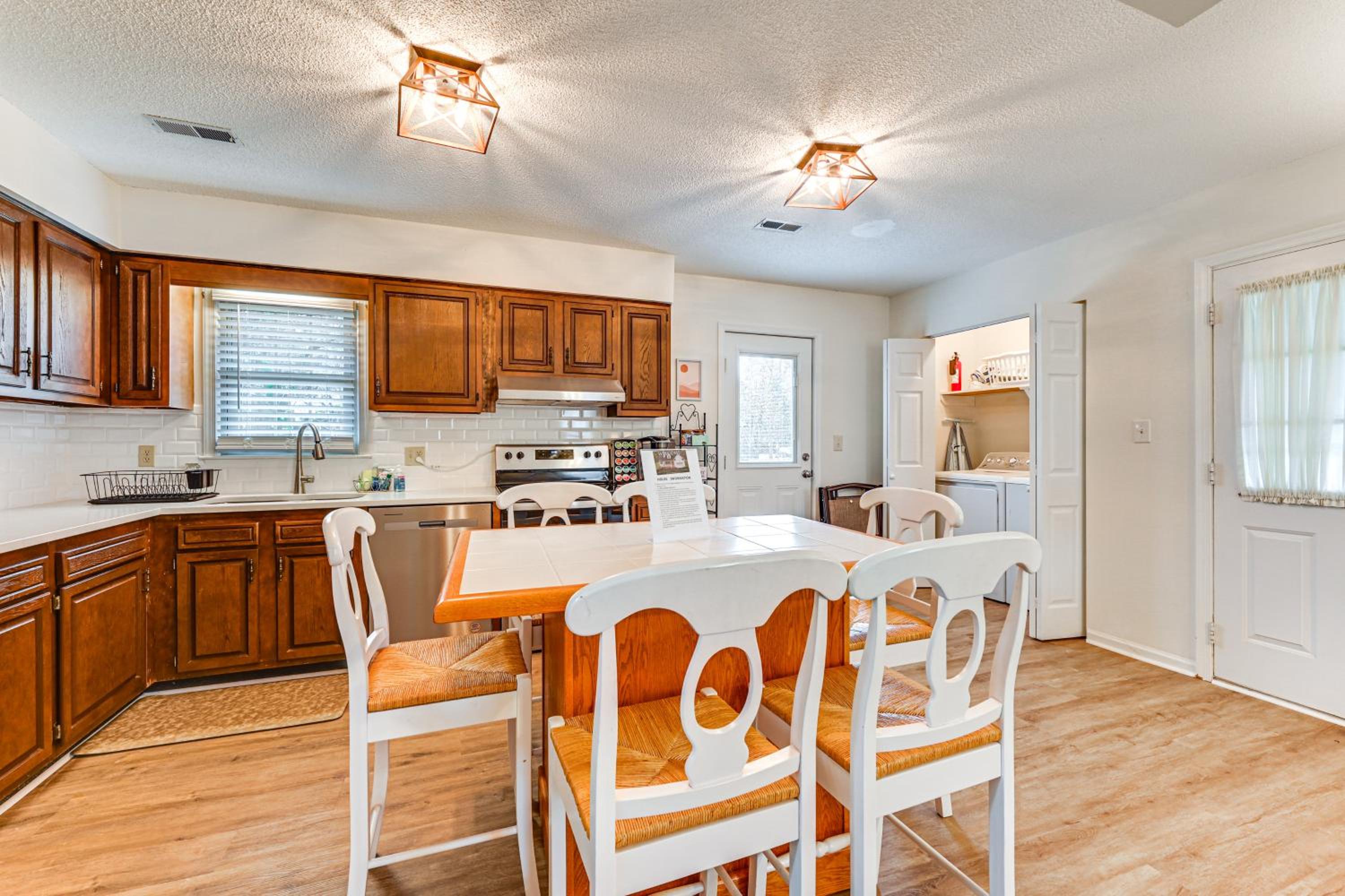 Deck and Fenced Yard Family Home in Winterville