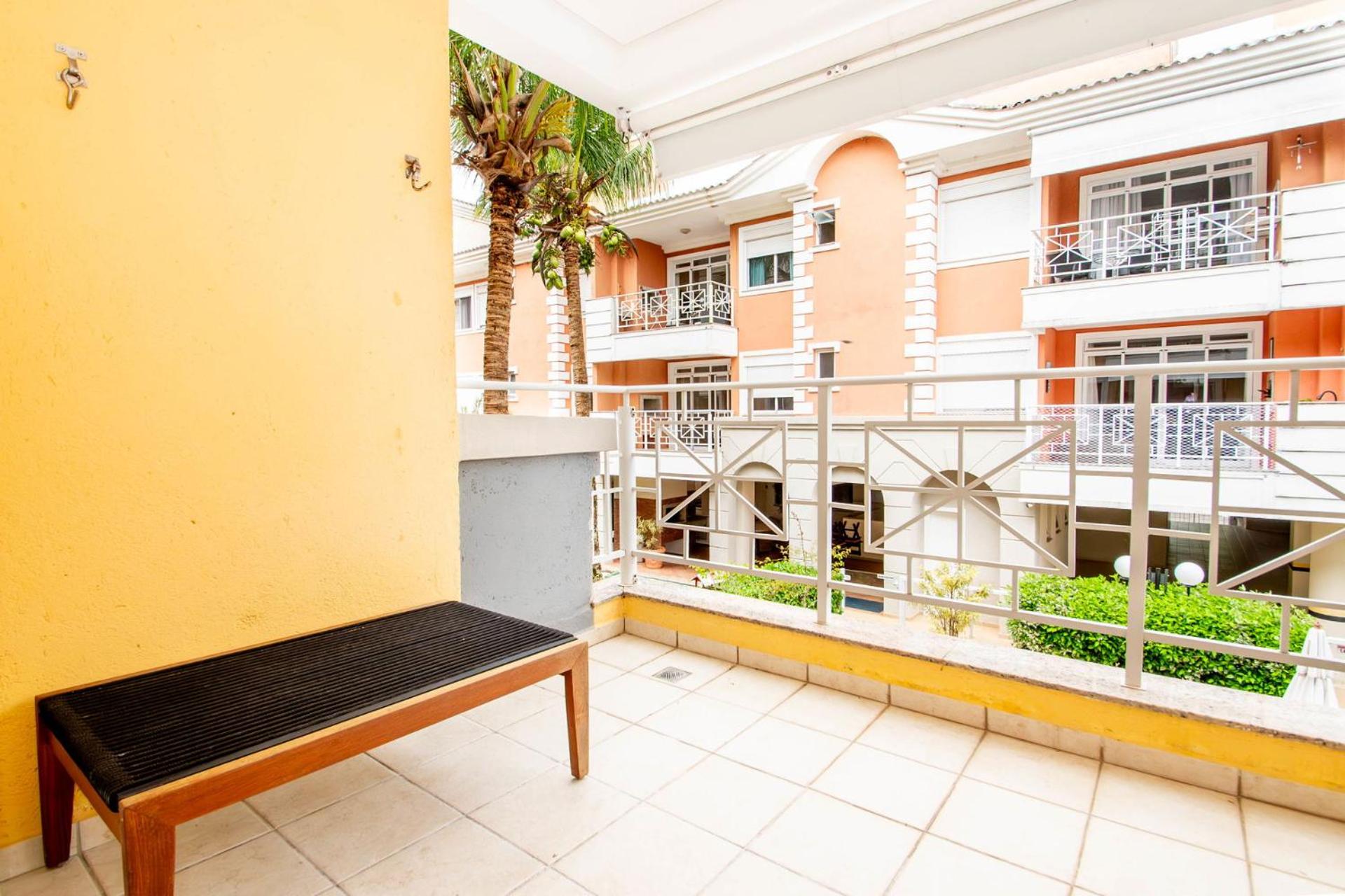 Piscina e Churrasqueira em Jurerê SC7646
