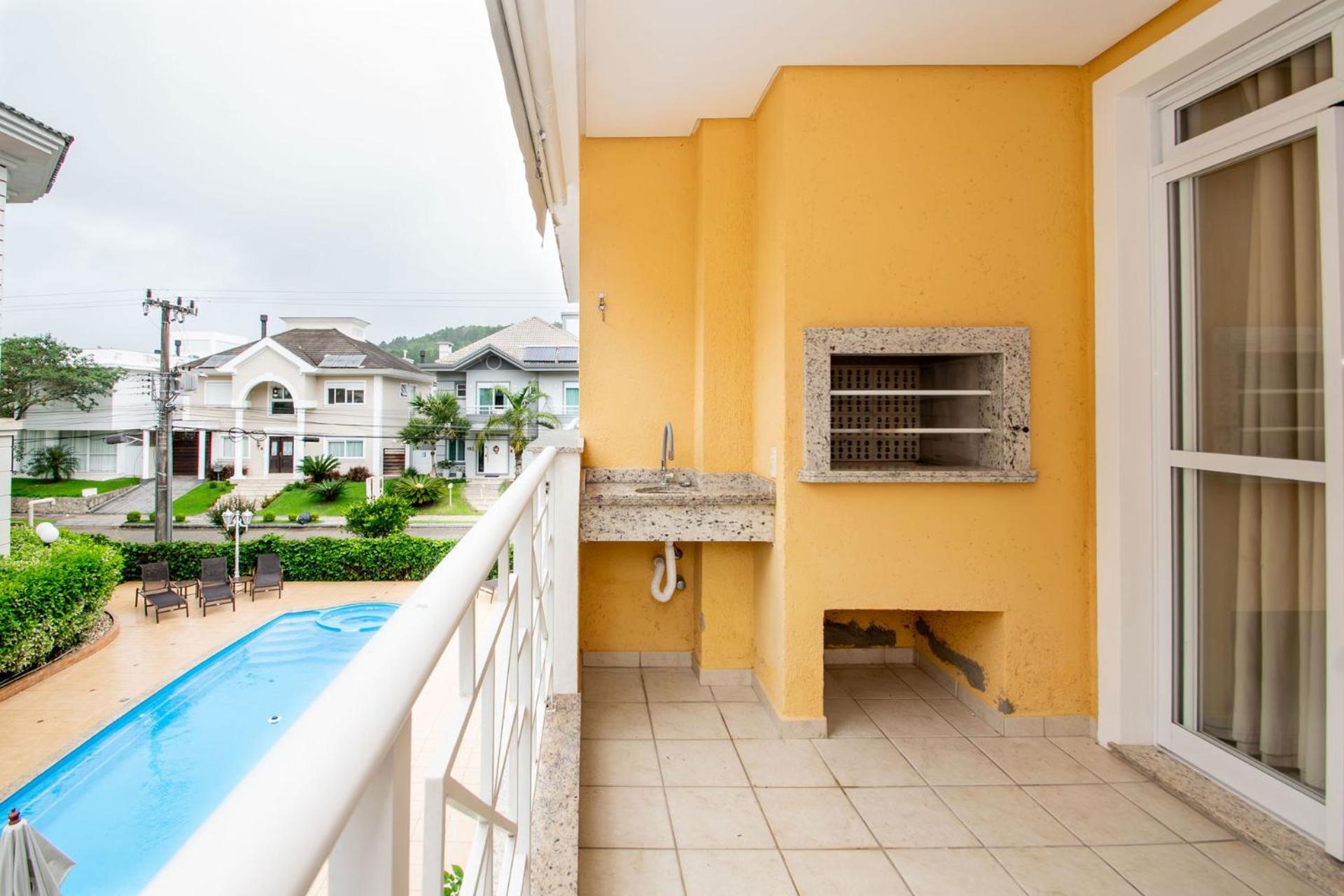Piscina e Churrasqueira em Jurerê SC7646