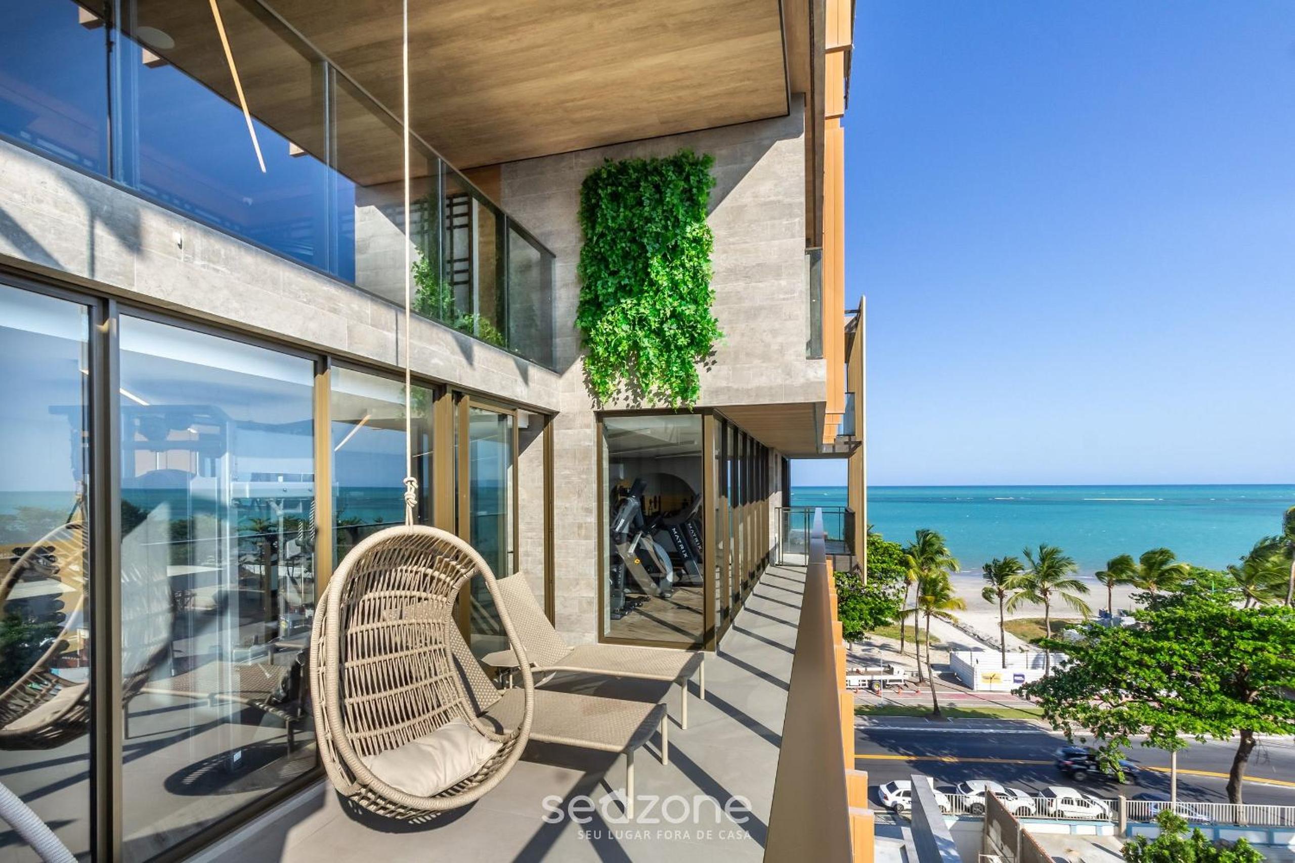 NWTs - Studios in Building with Sea View