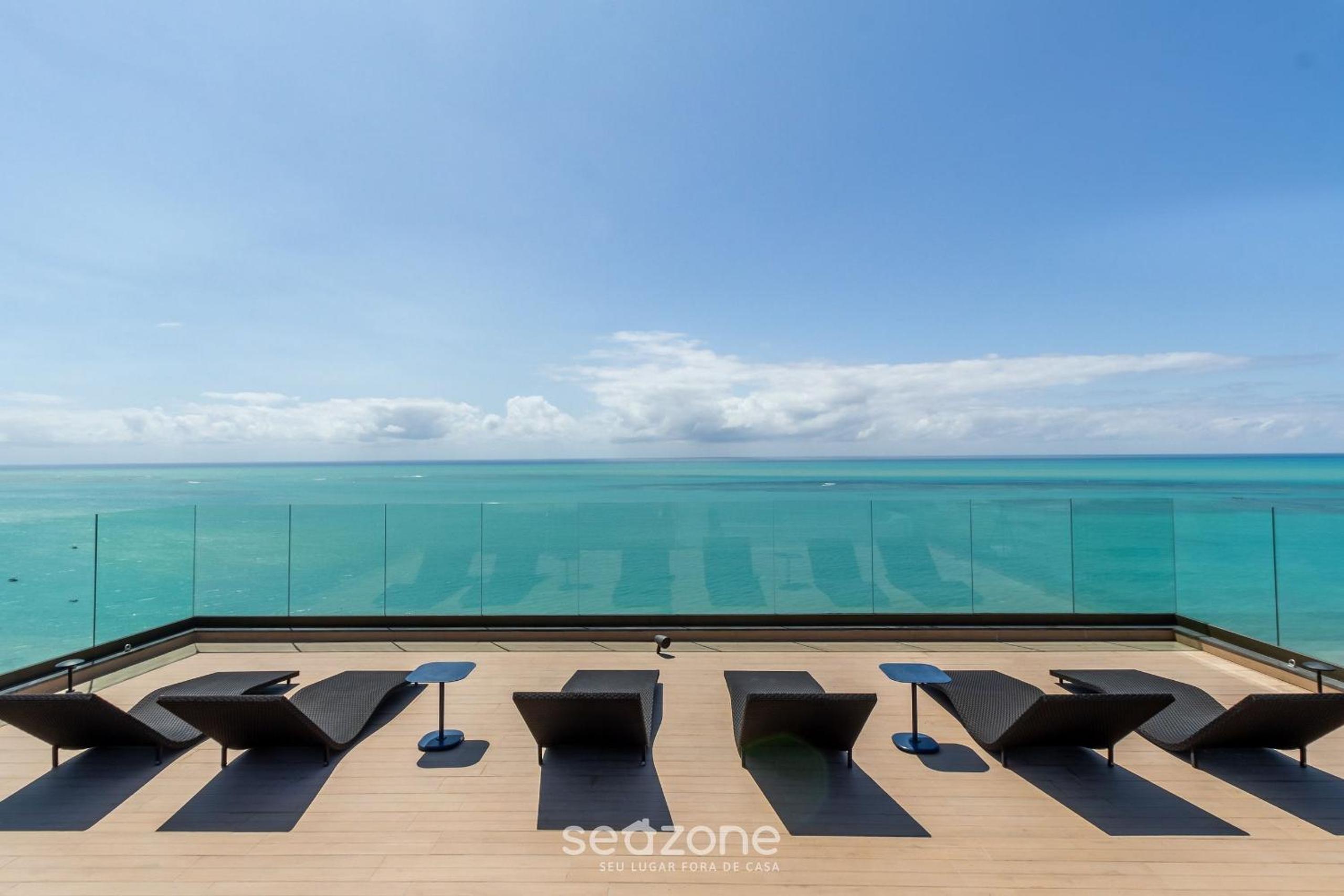 NWTs - Studios in Building with Sea View
