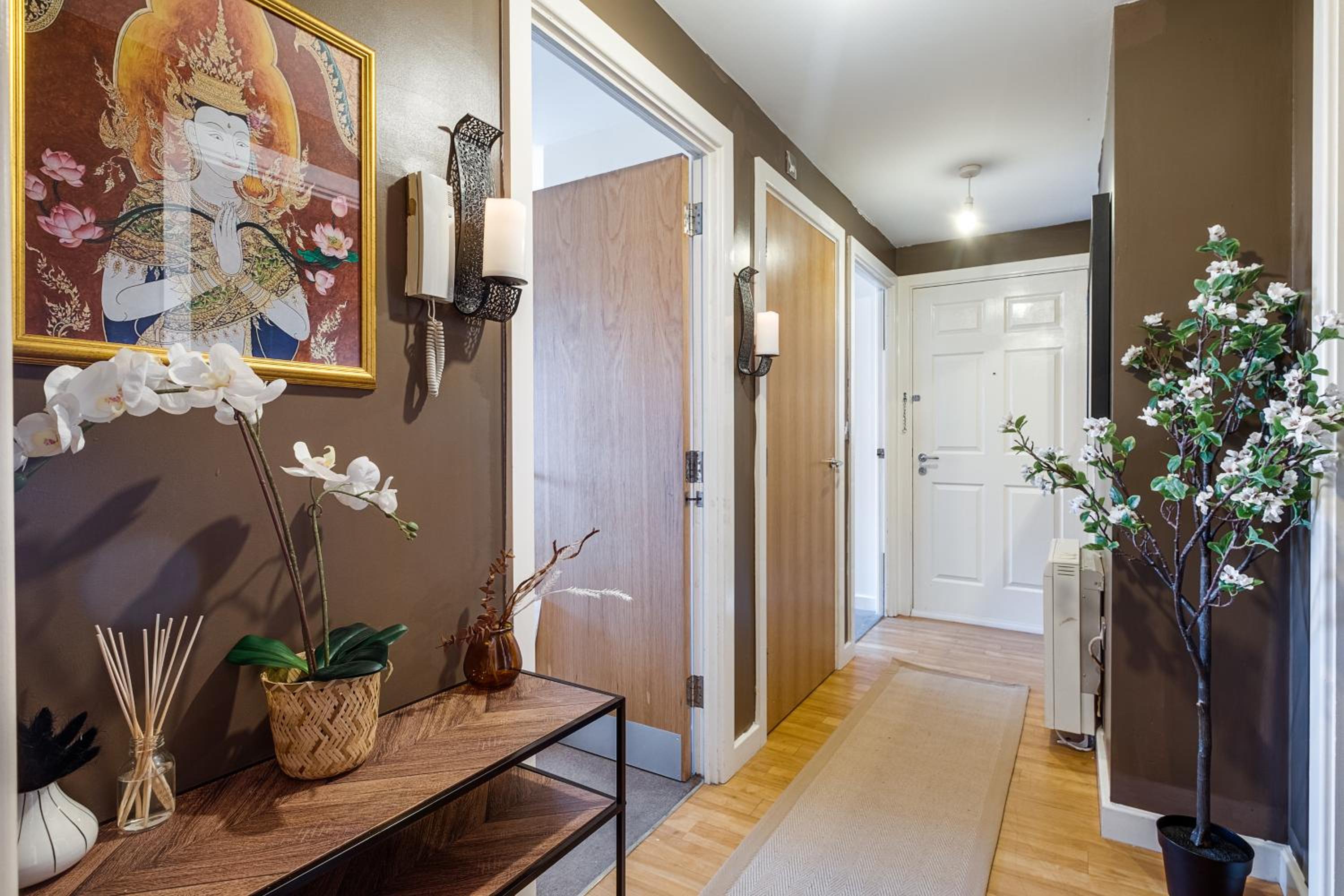 Thai Suite Haven with Pool table - Nexflix - City centre, Free parking