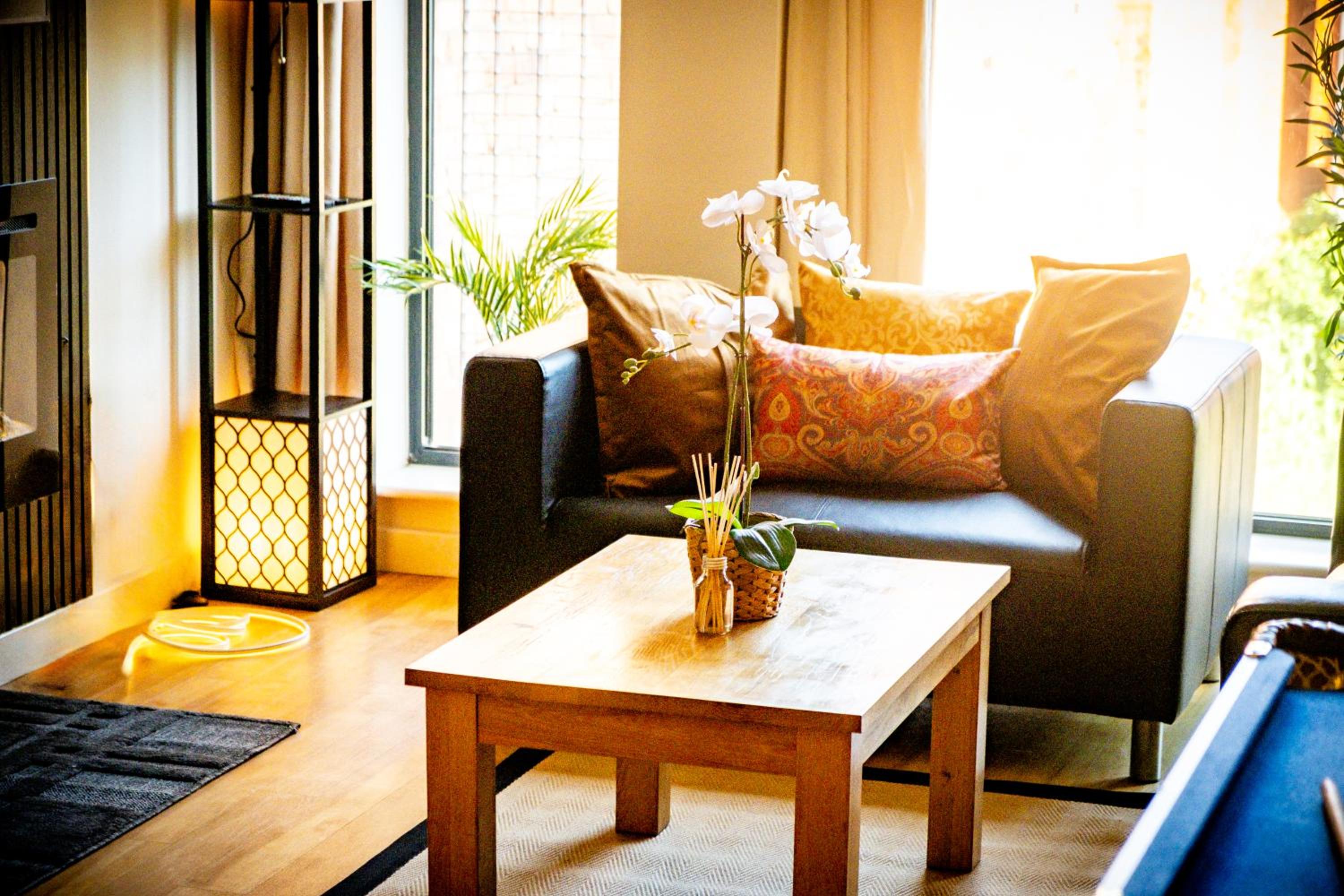 Thai Suite Haven with Pool table - Nexflix - City centre, Free parking