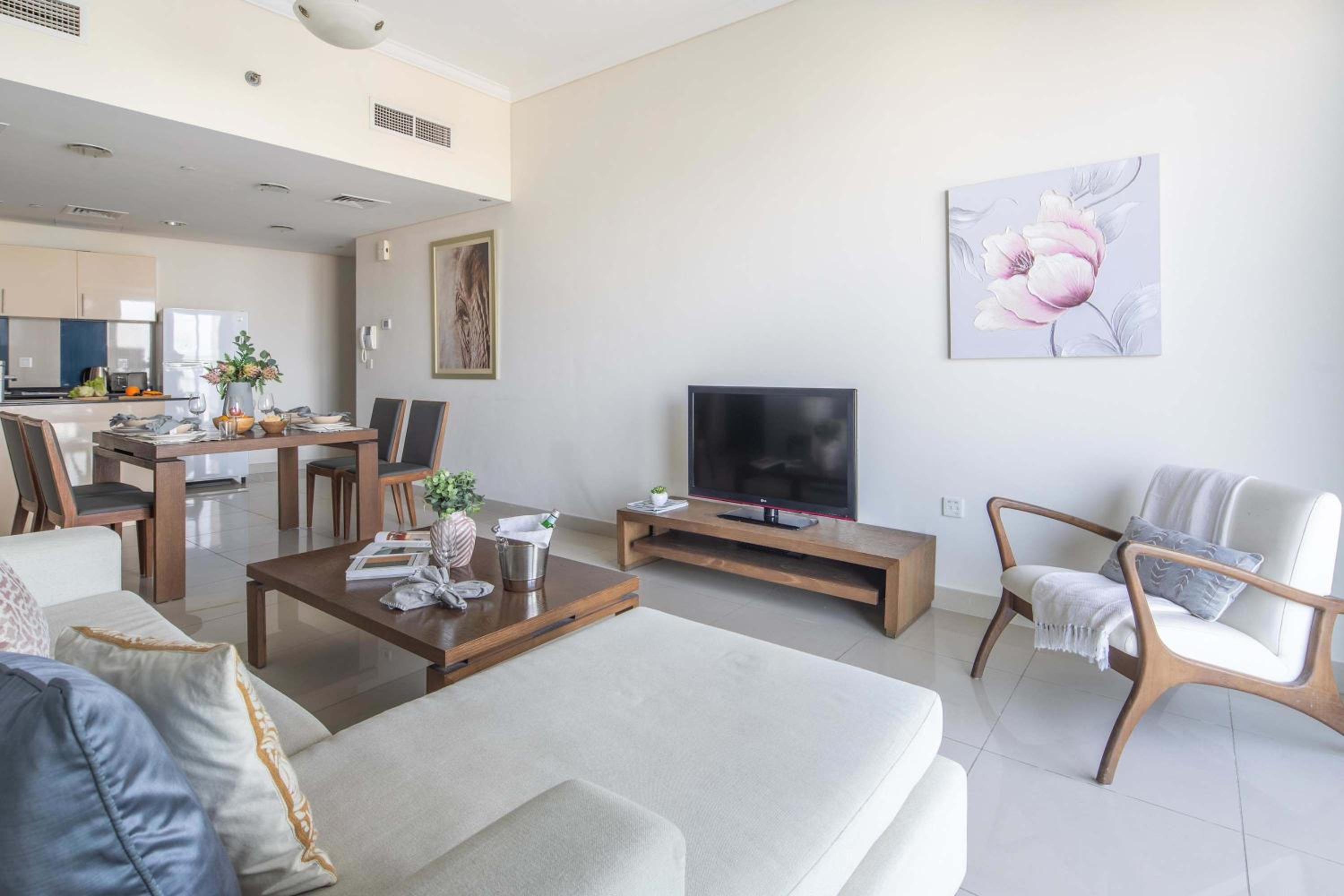 Frank Porter - Ocean Heights, Dubai Marina