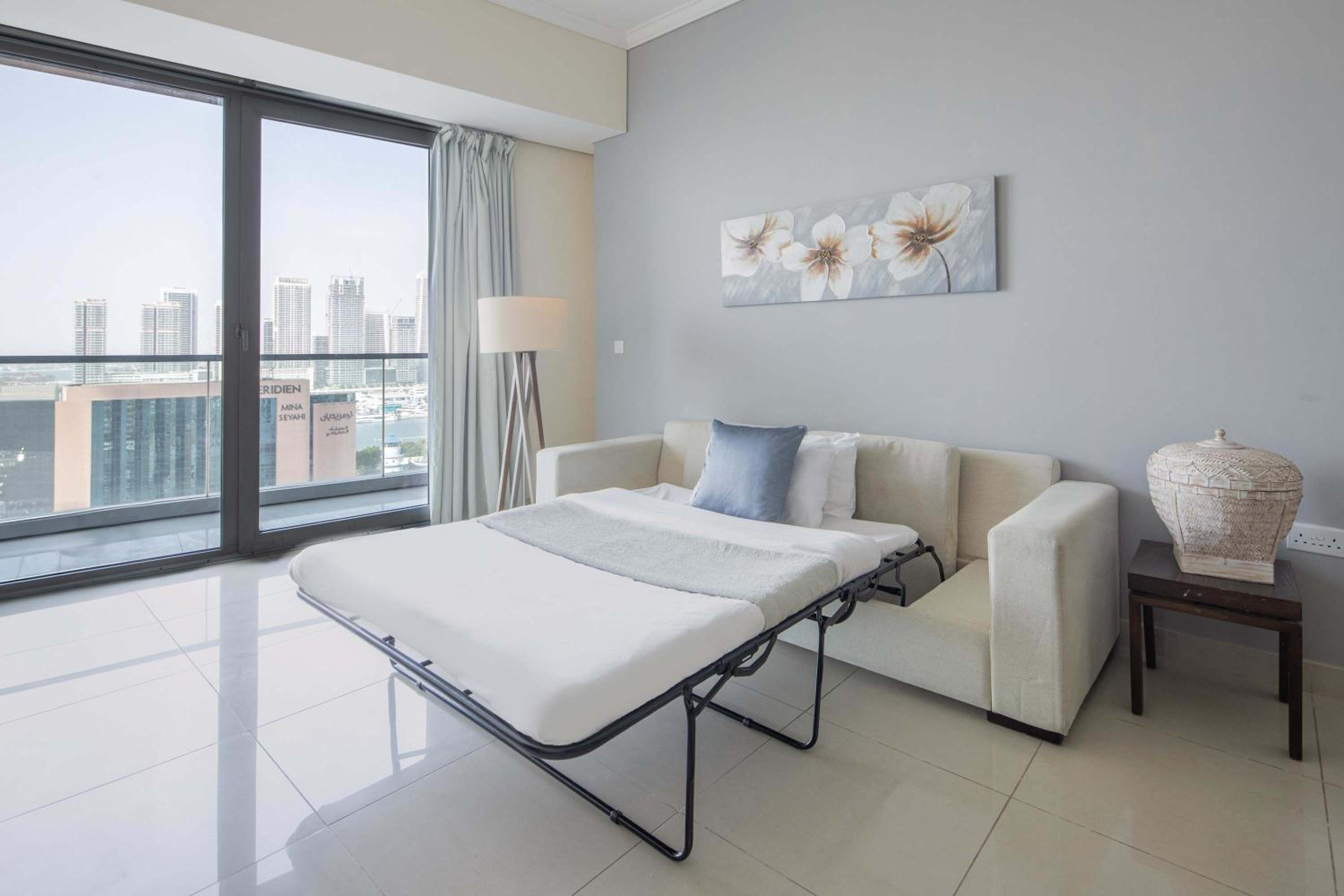 Frank Porter - Ocean Heights, Dubai Marina