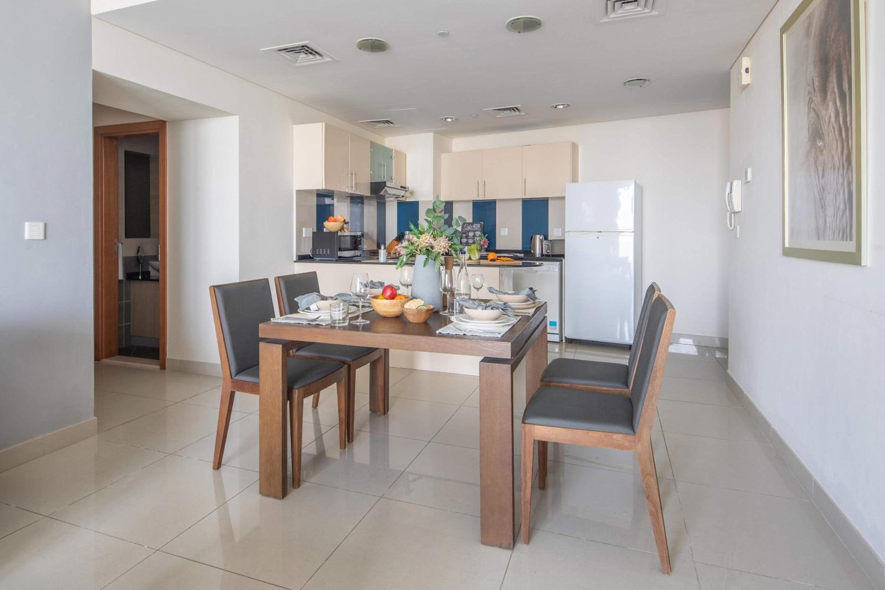 Frank Porter - Ocean Heights, Dubai Marina