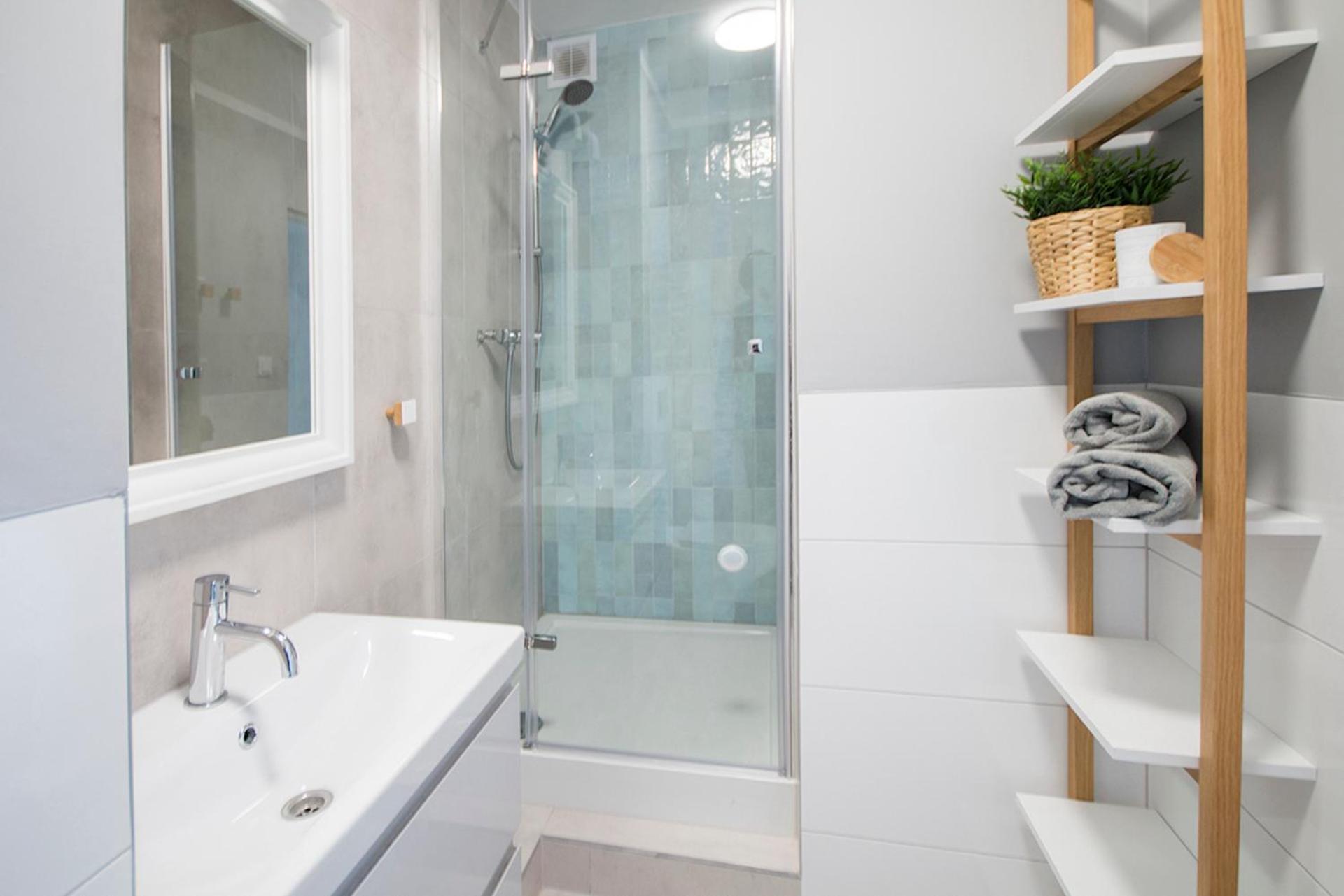 Urban Chic & Great Location & Modern Studio Apartment - #O2