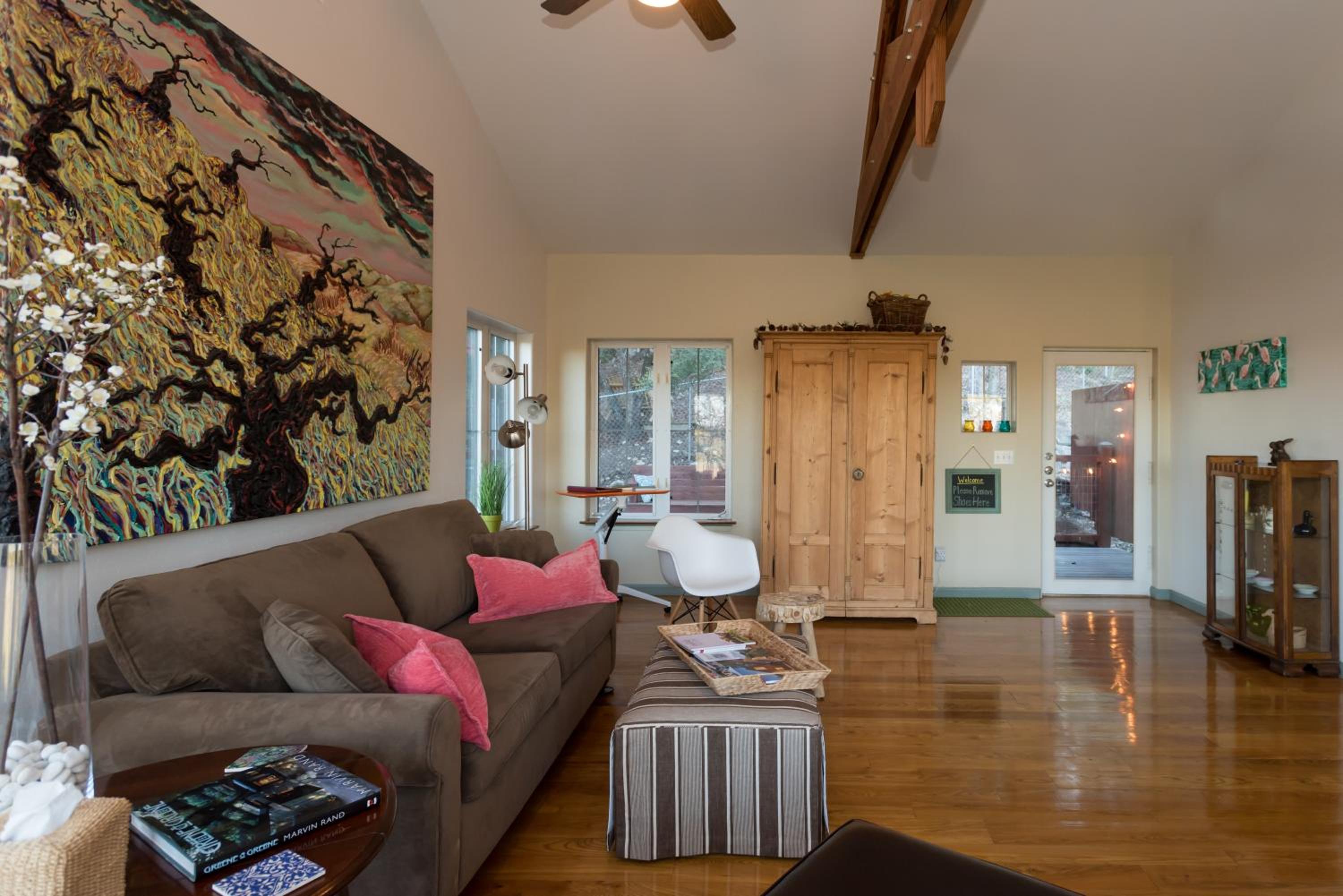 The Rivery Retreat, Choose from Luxury Guesthouse Cabin OR Poolside Suite in Lake Austin Hill Country